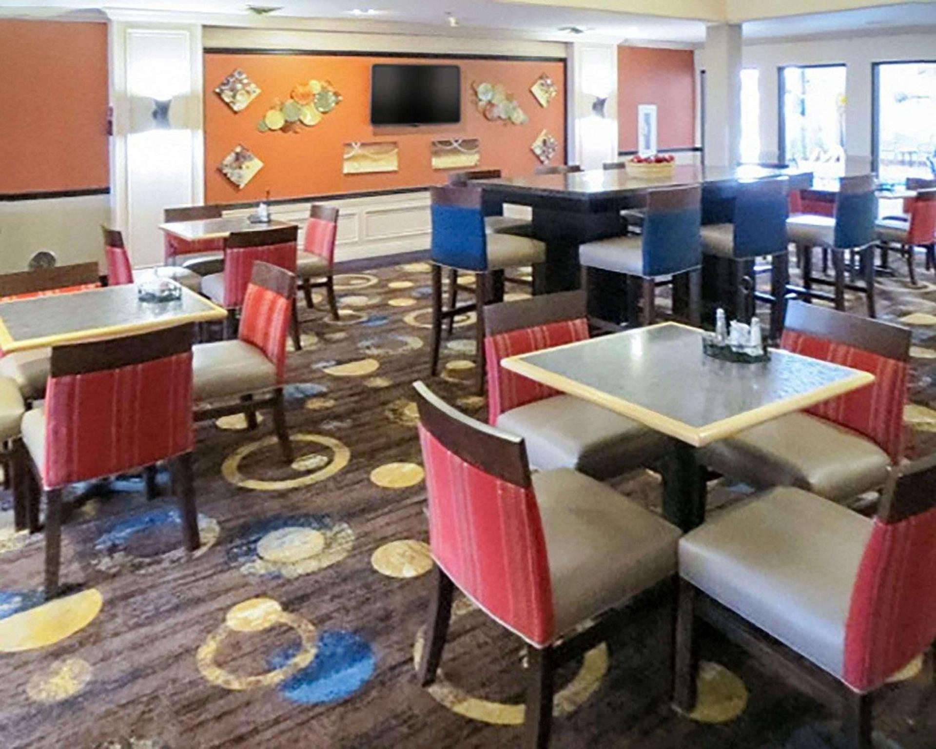 Comfort Suites Fort Wayne - Southwest photo 16