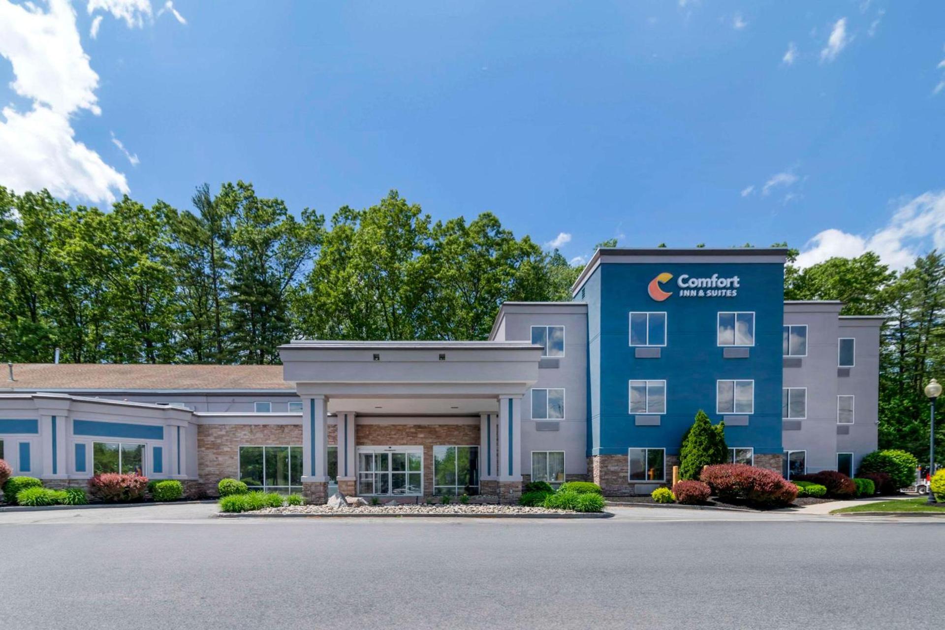 Comfort Inn & Suites Saratoga Springs photo 2
