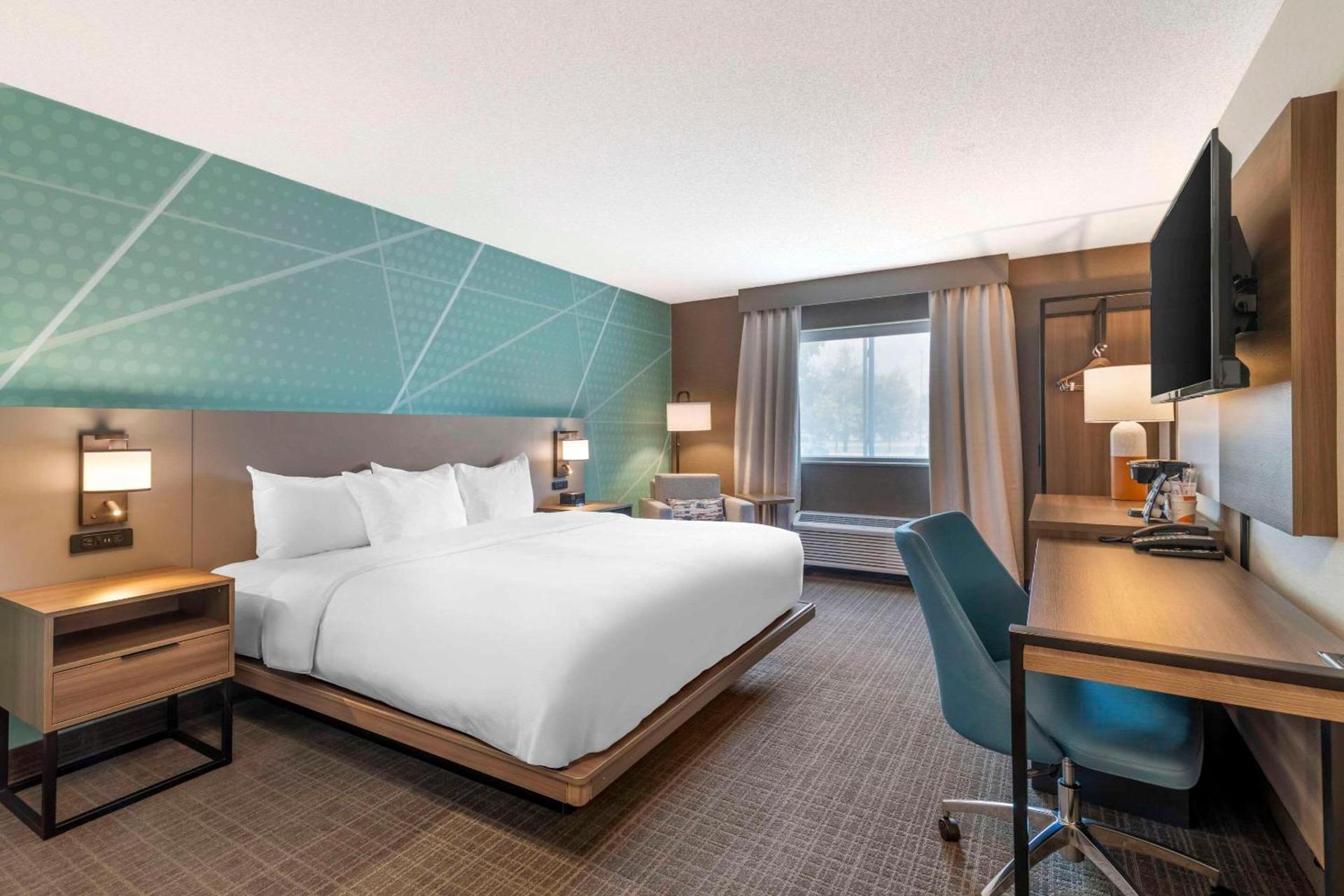 Comfort Inn & Suites Saratoga Springs photo 8