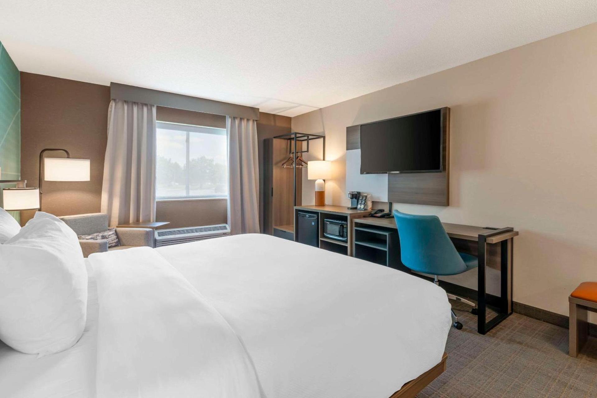 Comfort Inn & Suites Saratoga Springs photo 10