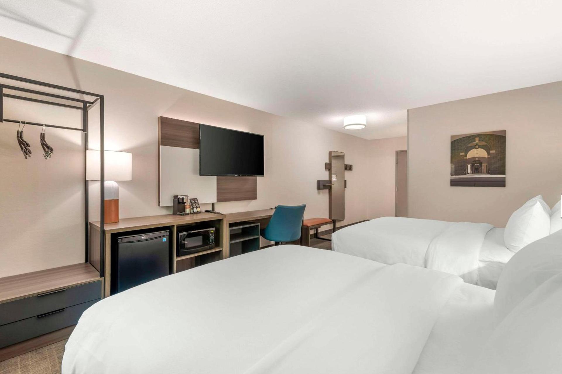 Comfort Inn & Suites Saratoga Springs photo 17