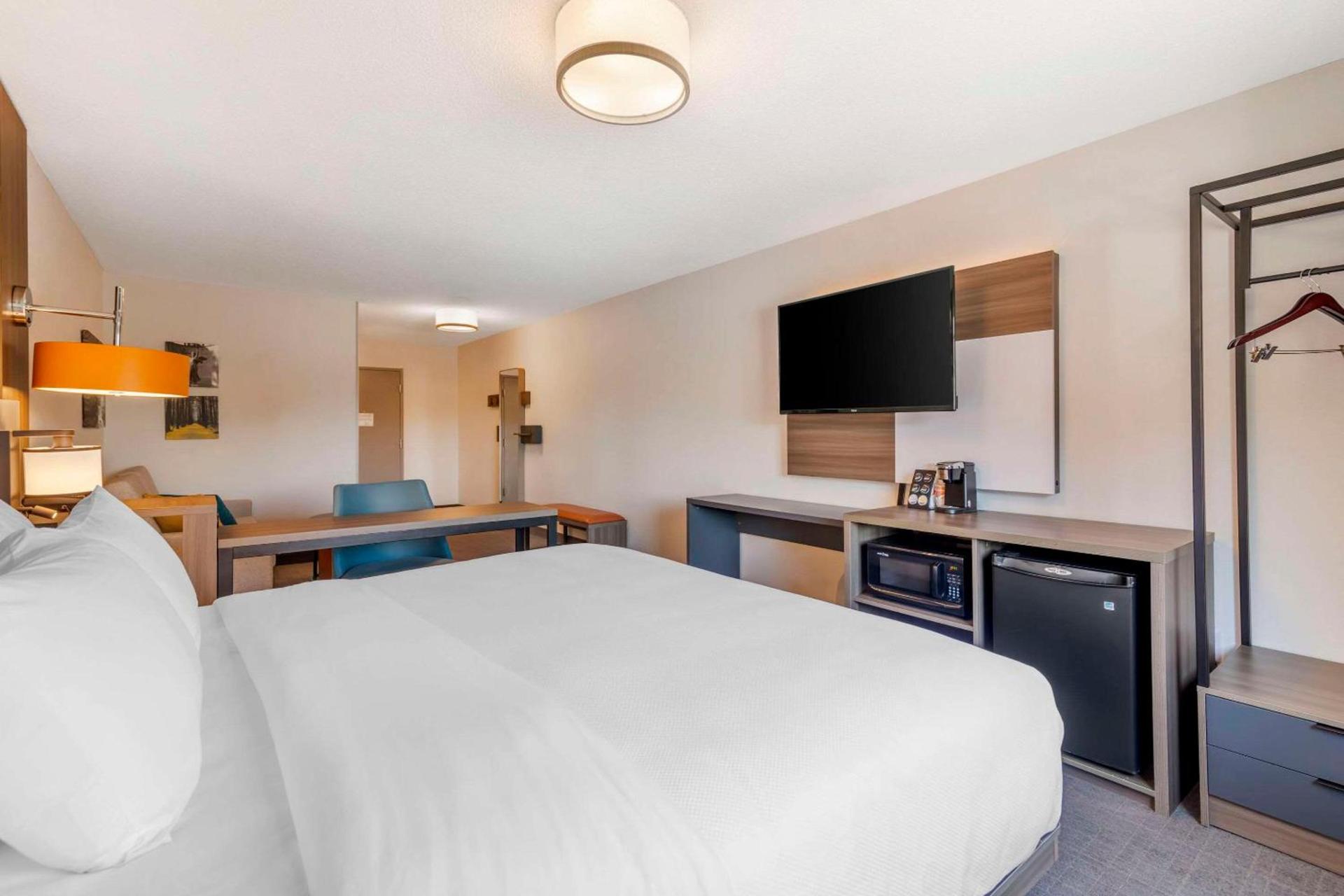 Comfort Inn & Suites Saratoga Springs photo 30