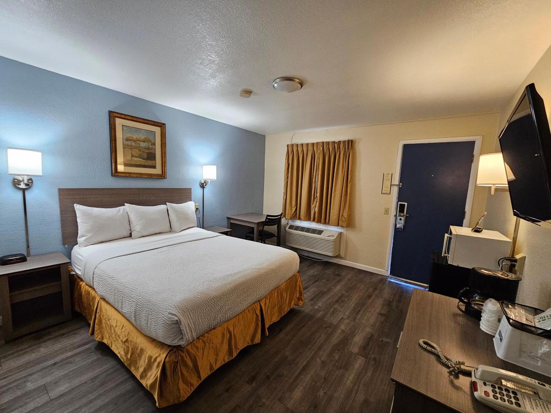 Travelodge by Wyndham Wenatchee photo 2