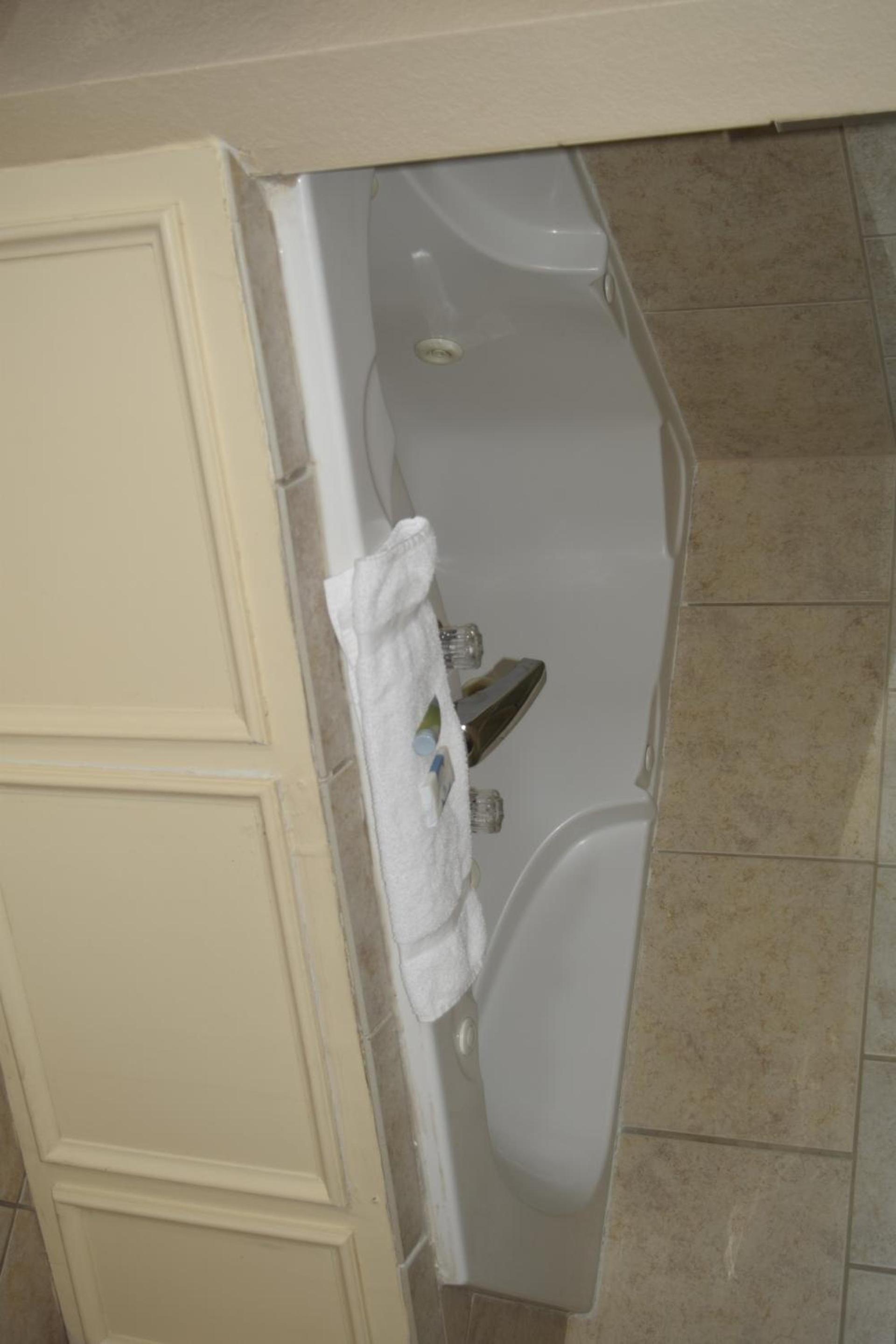Atkinson Inn & Suites photo 11
