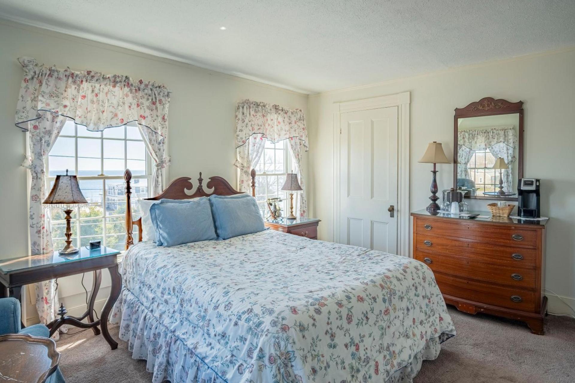 Yankee Clipper Inn photo 10