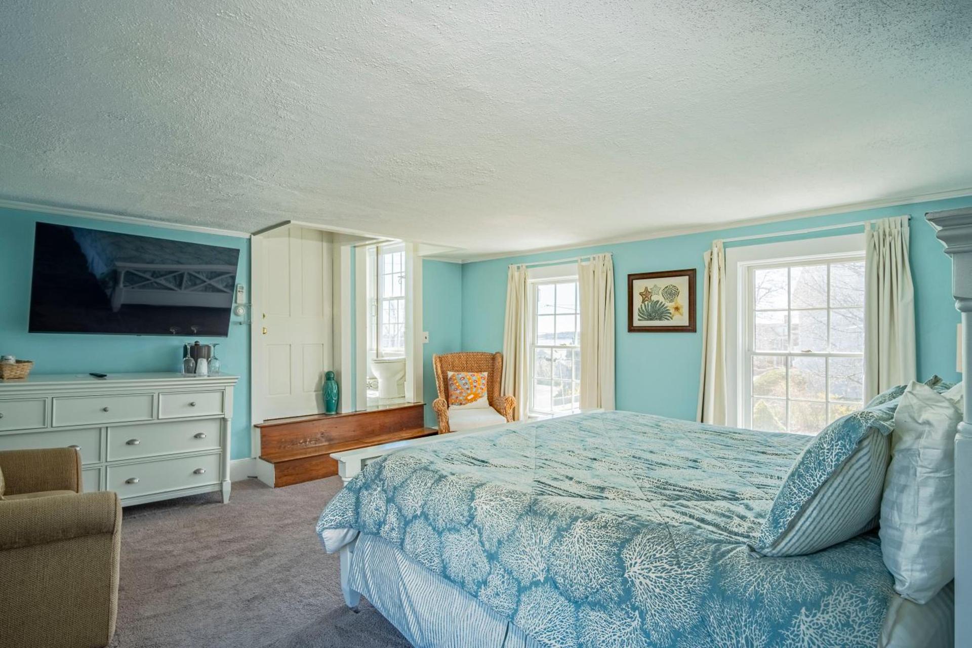 Yankee Clipper Inn photo 11