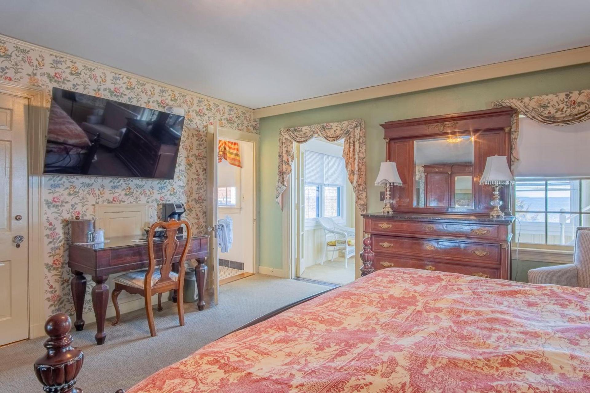 Yankee Clipper Inn photo 21