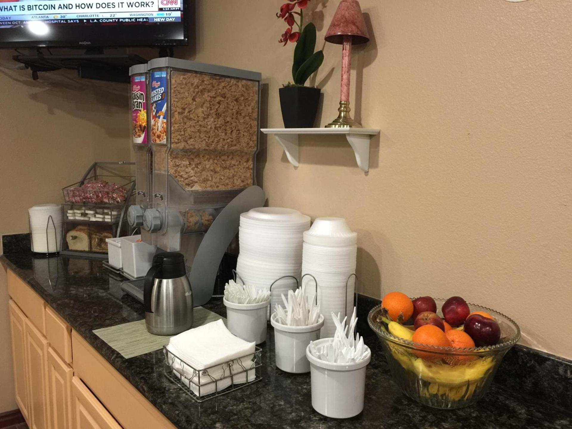 Super 8 by Wyndham Cedar City photo 24