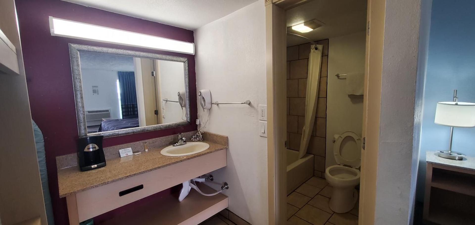Super 8 by Wyndham City of Moore photo 26