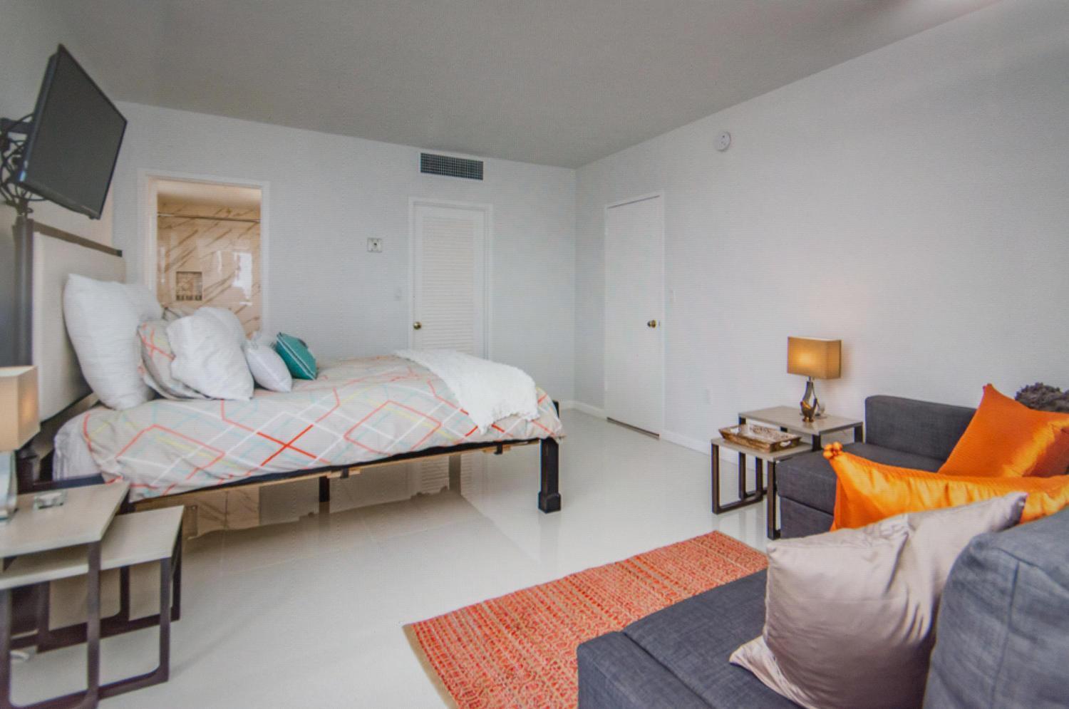 Ocean Manor Apartments photo 40