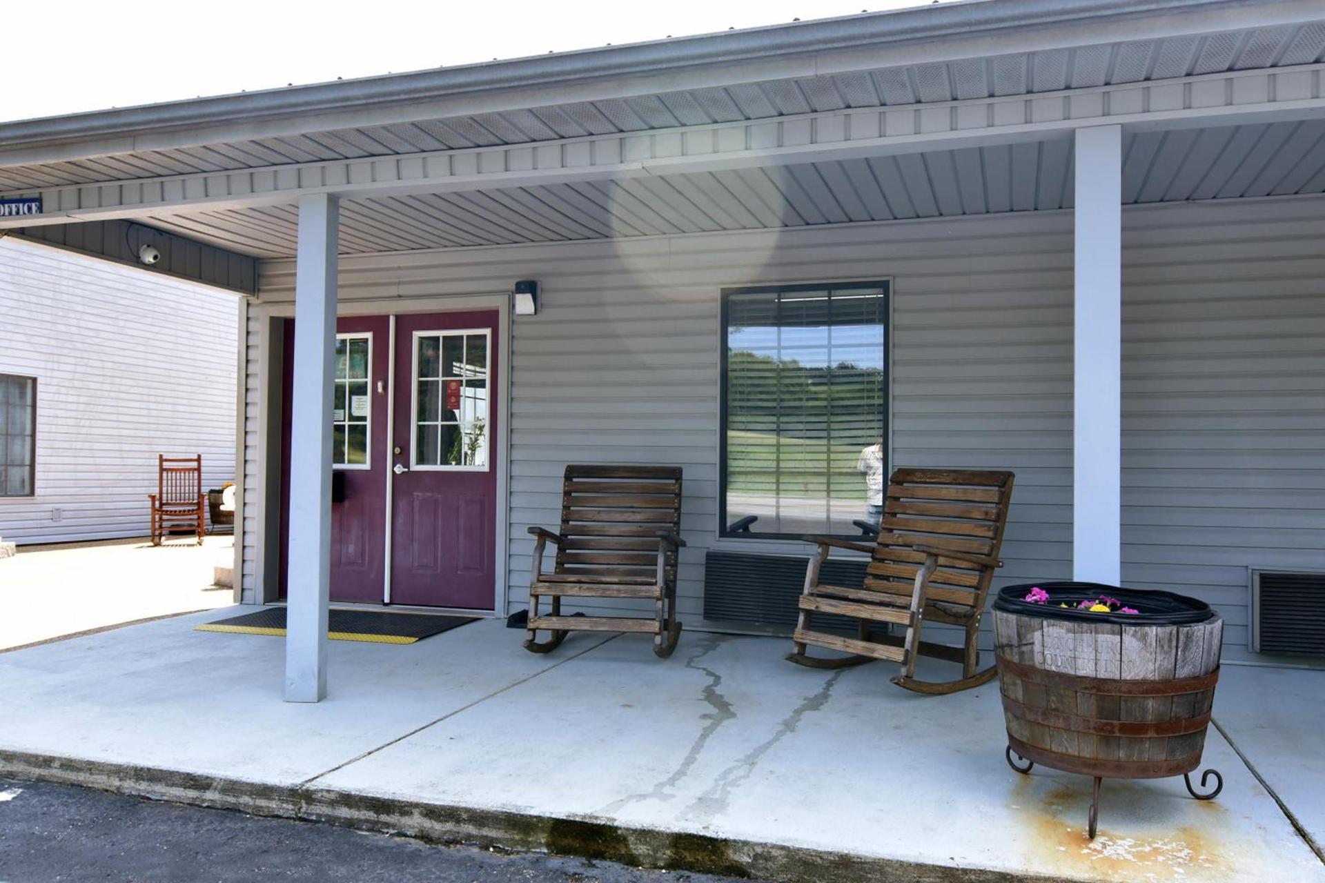 Lynchburg Country Inn photo 21