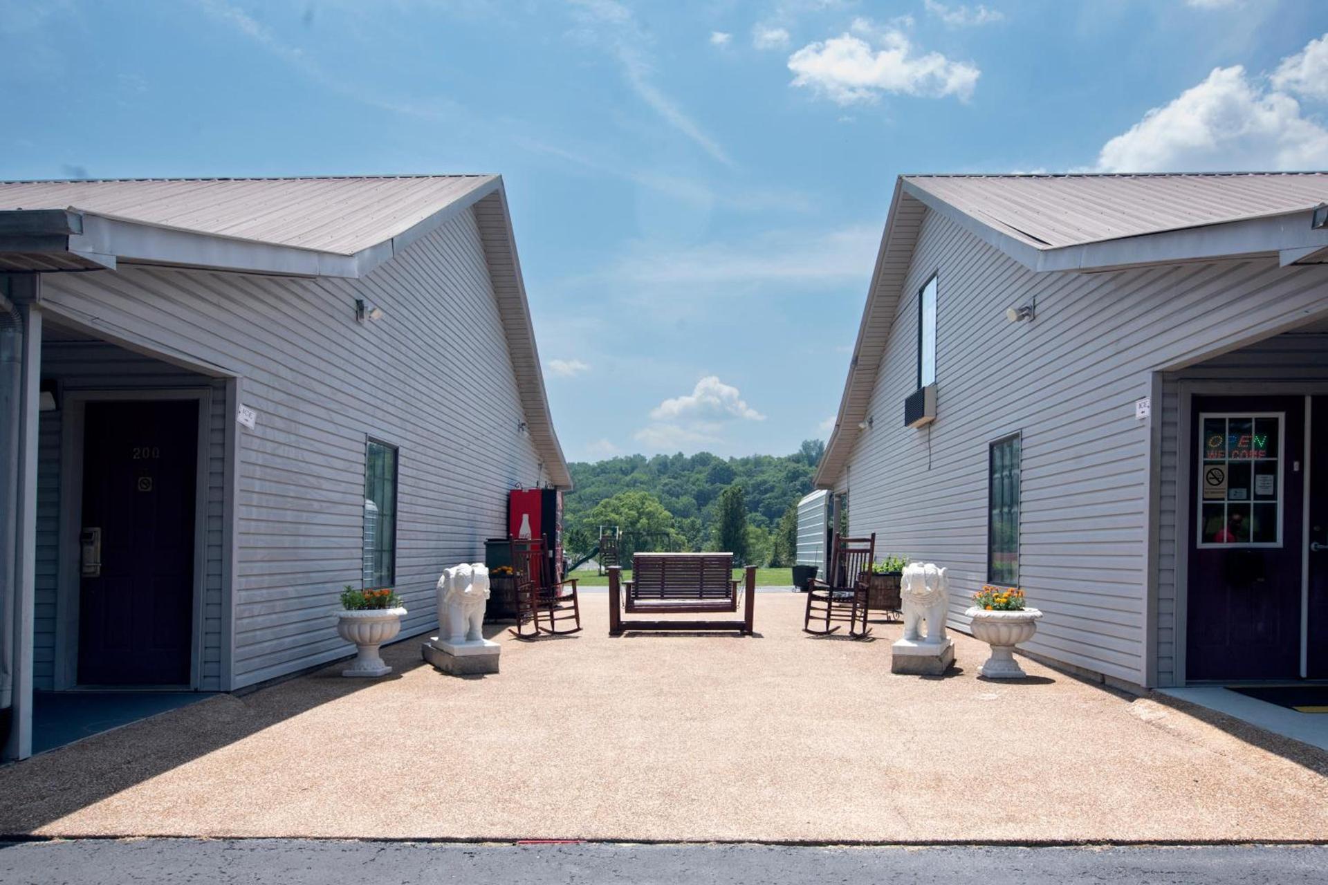 Lynchburg Country Inn photo 25