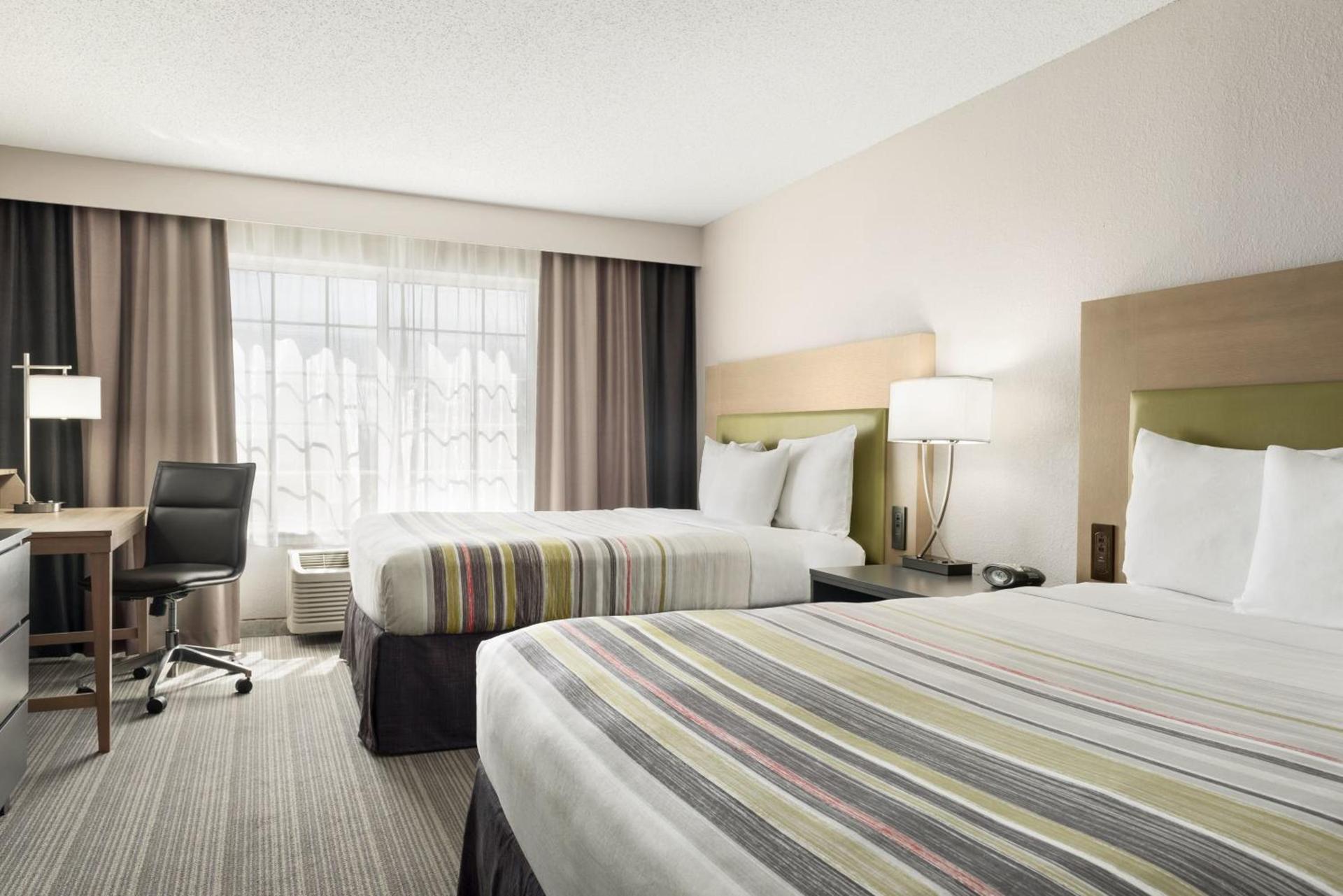 Country Inn & Suites by Radisson, Romeoville - Bolingbrook photo 12