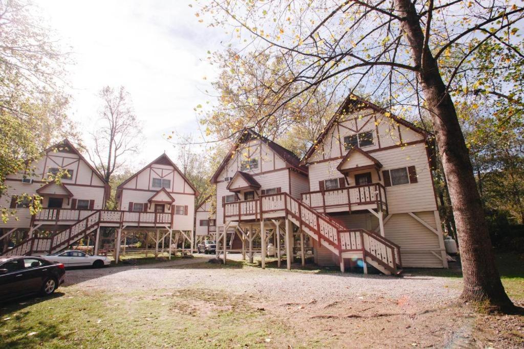 Riverbend Motel & Cabins photo 14