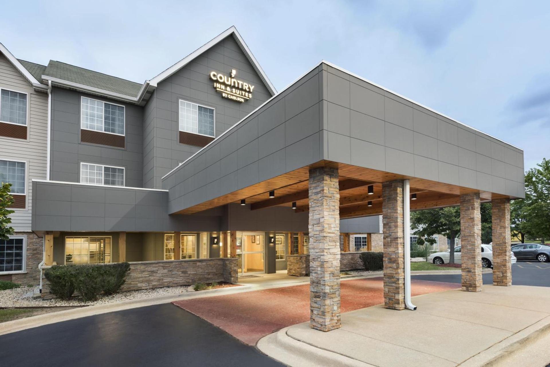 Country Inn & Suites by Radisson, Romeoville - Bolingbrook photo 3