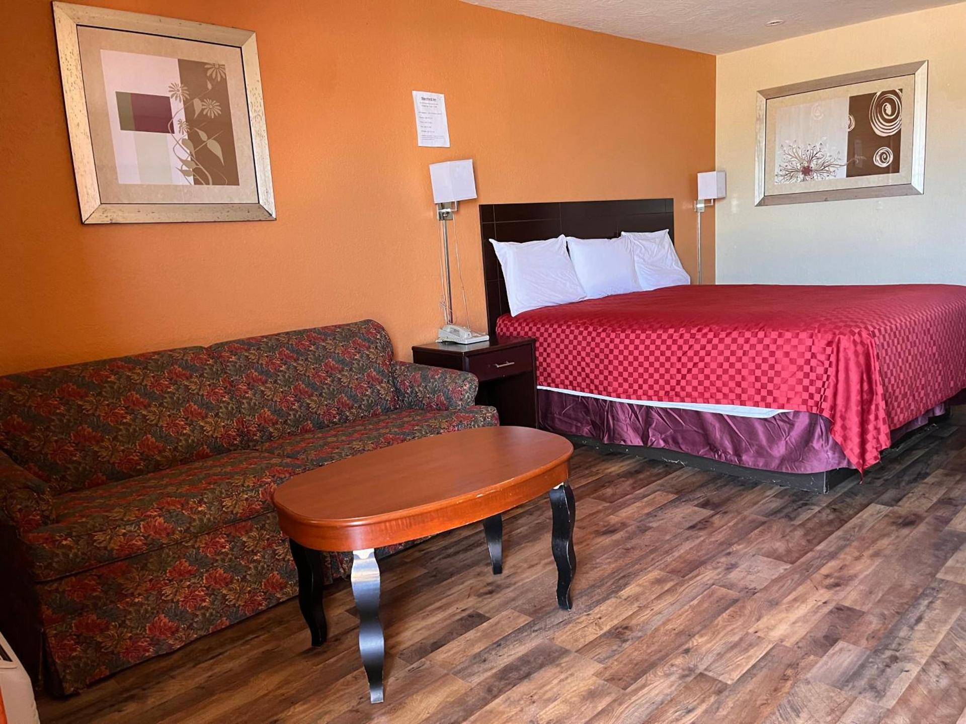 Stamford INN photo 17