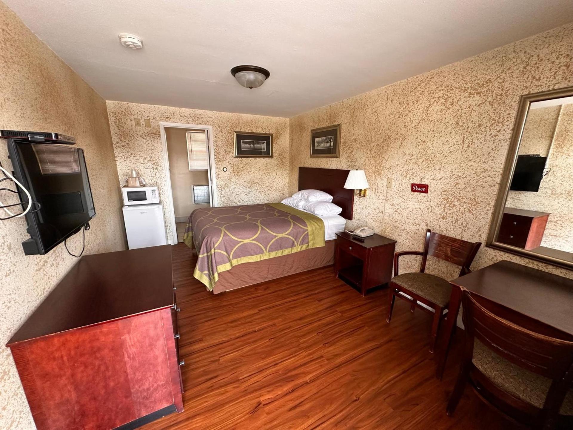 budget inn photo 2