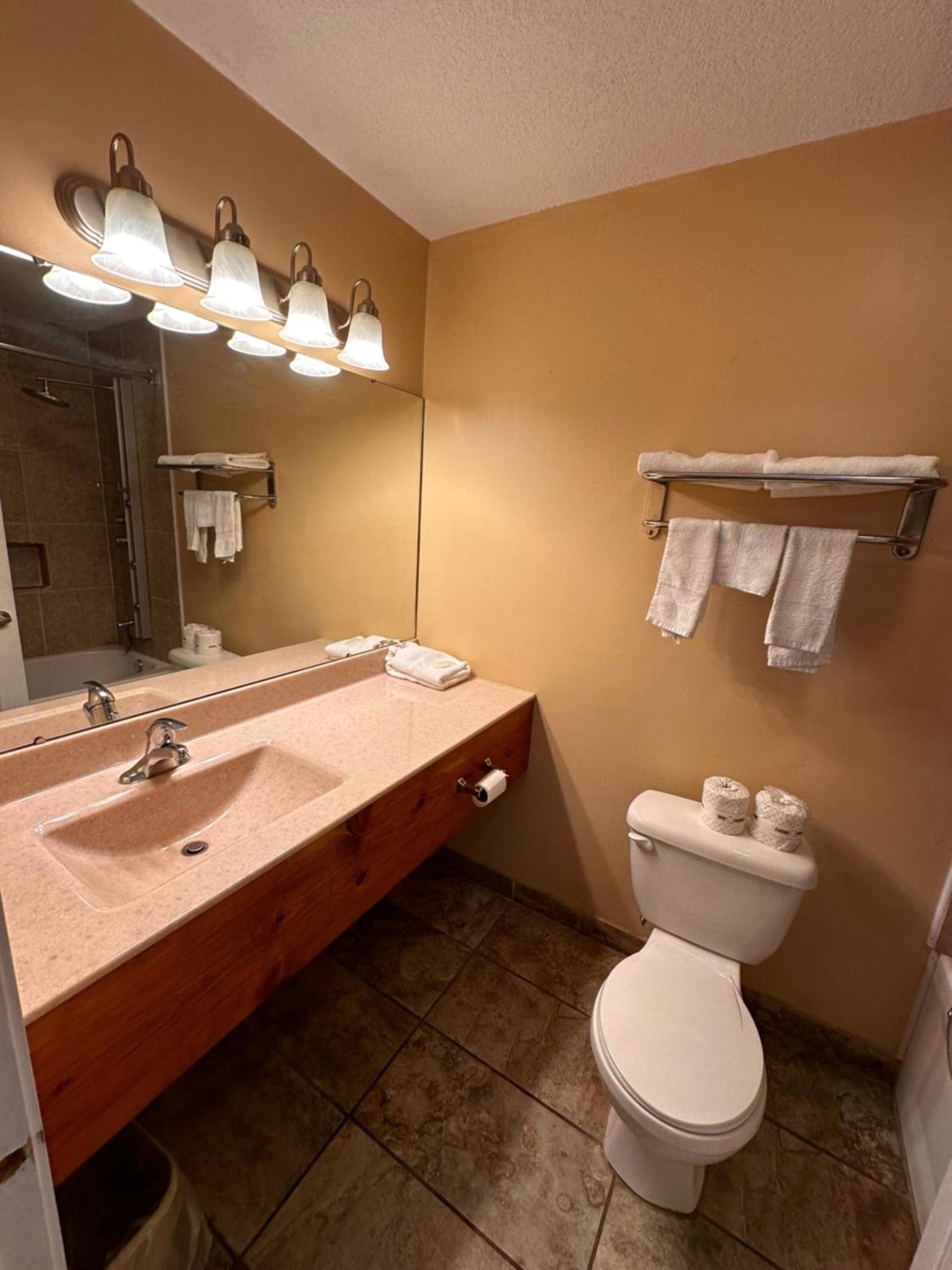 budget inn photo 10
