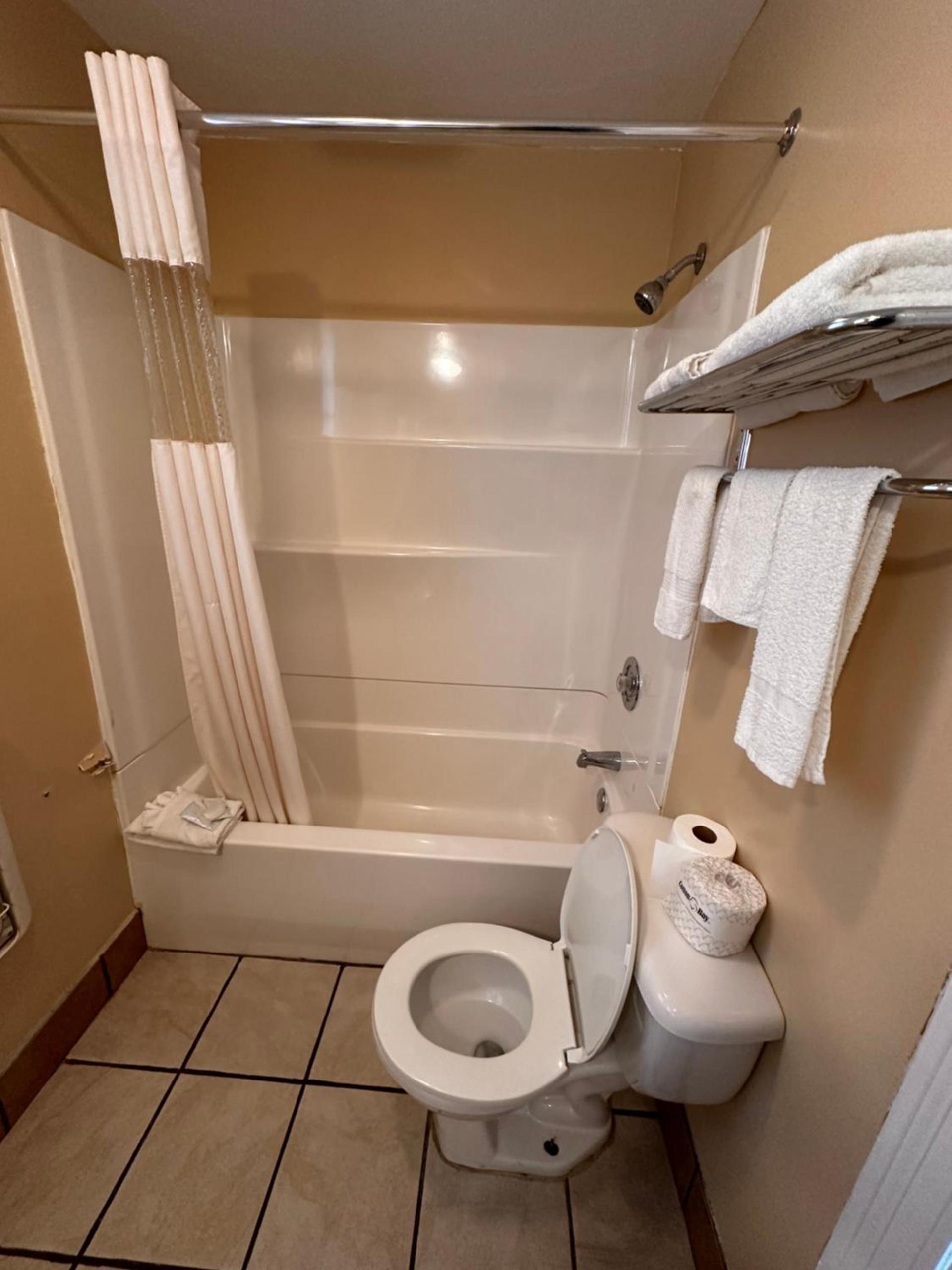 budget inn photo 4