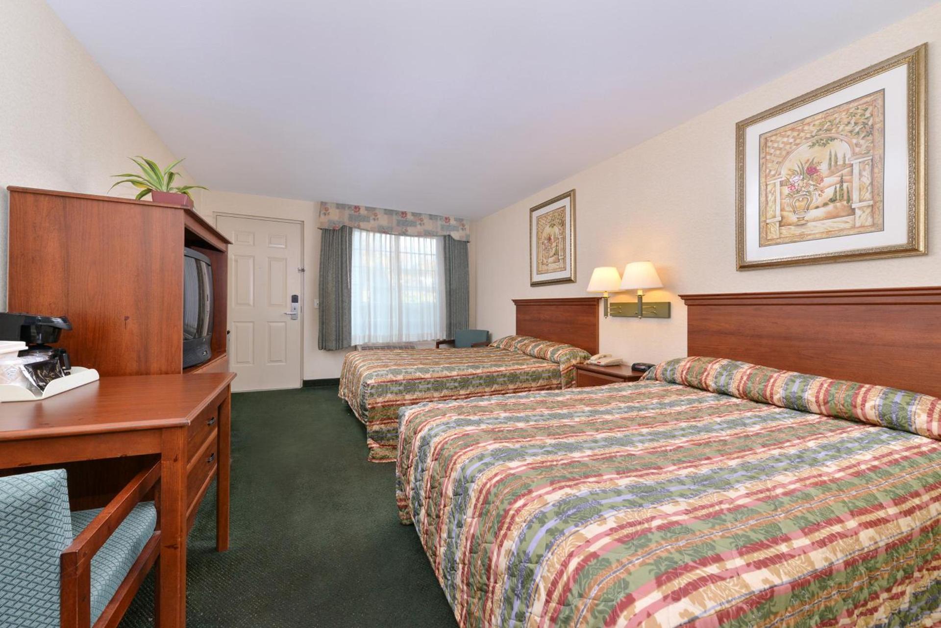 Tower Inn and Suites of Guilford / Madison photo 8