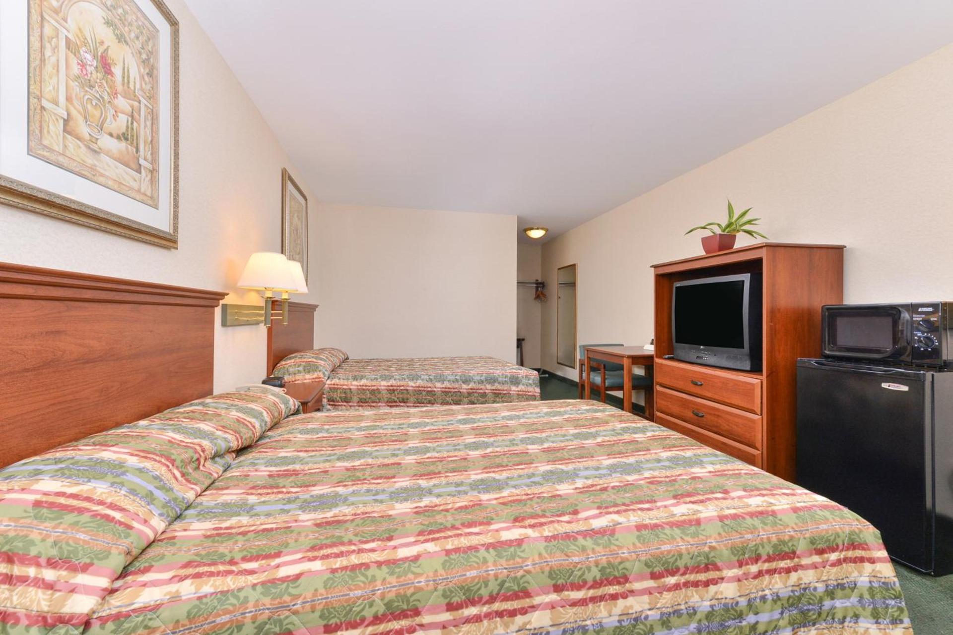 Tower Inn and Suites of Guilford / Madison photo 9
