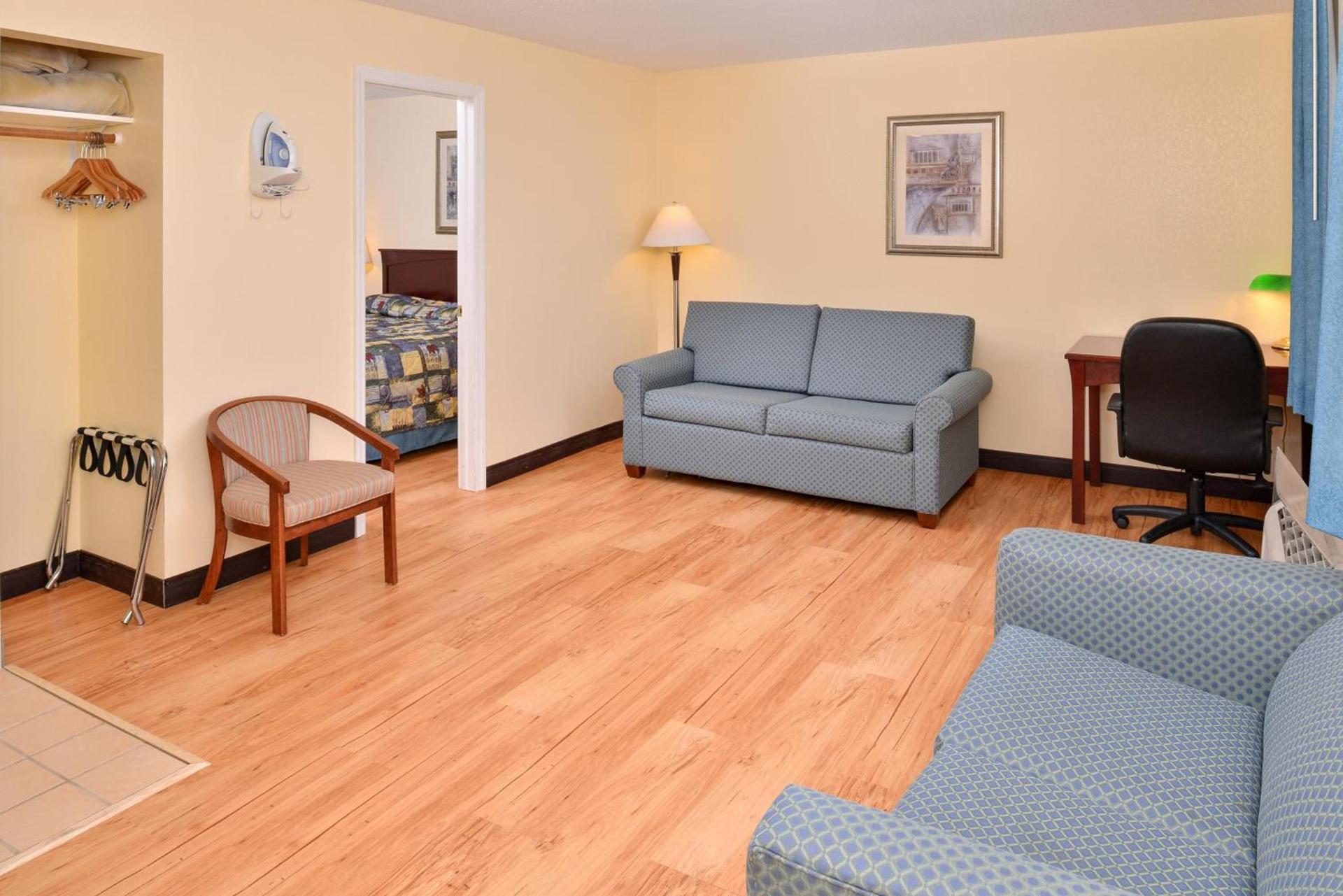 Tower Inn and Suites of Guilford / Madison photo 14