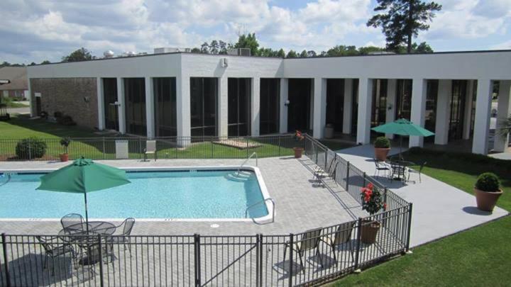 Landmark Inn photo 10