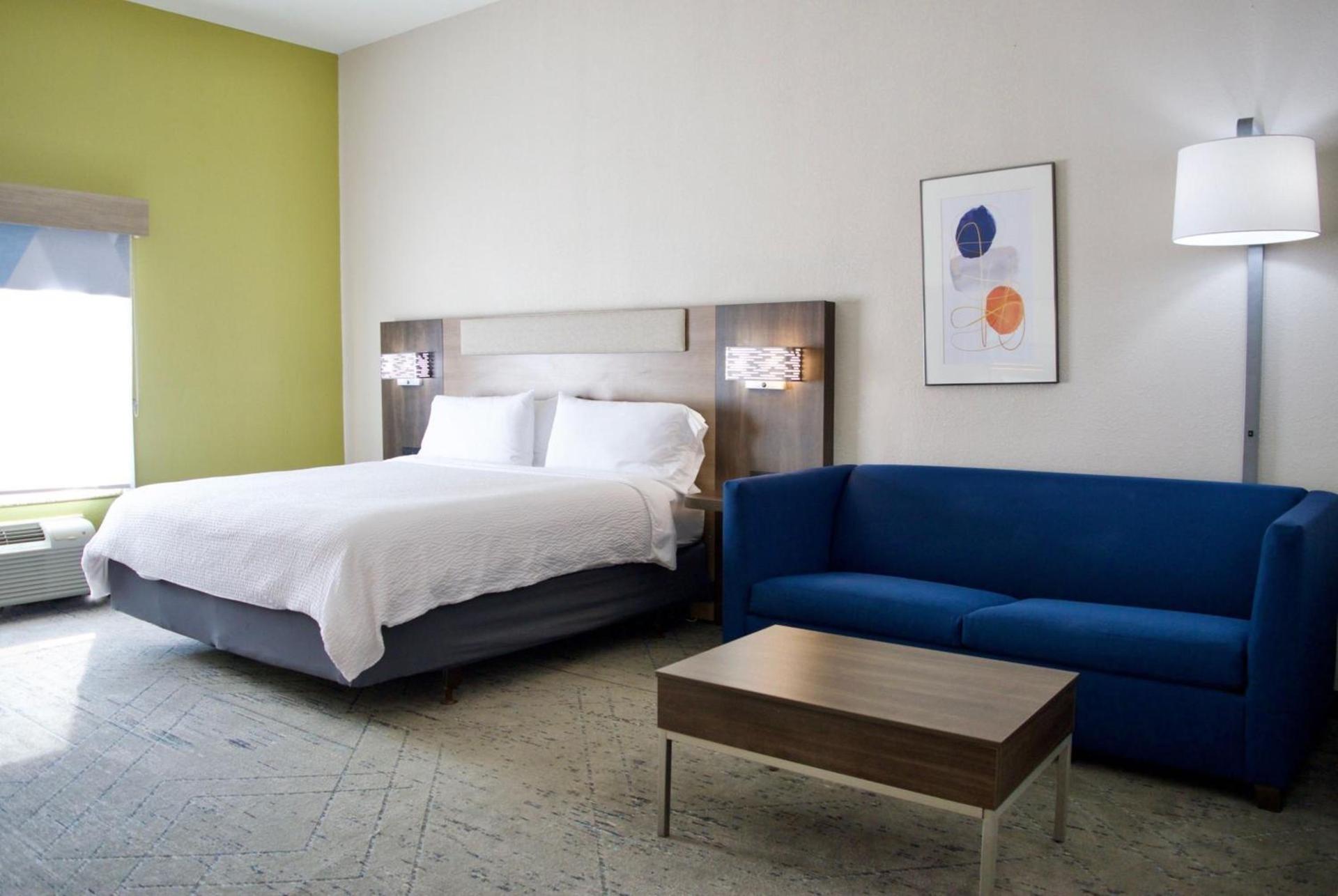 Holiday Inn Express & Suites College Station by IHG photo 43