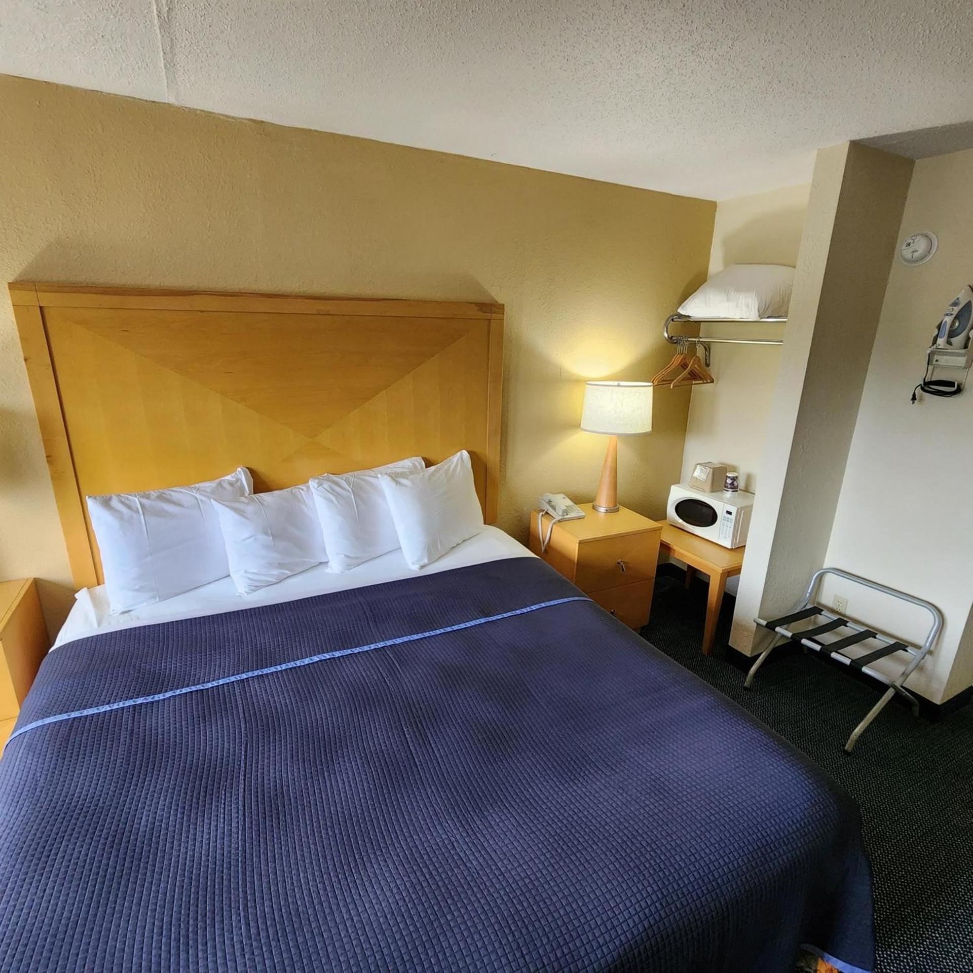 Katahdin Inn & Suites photo 63