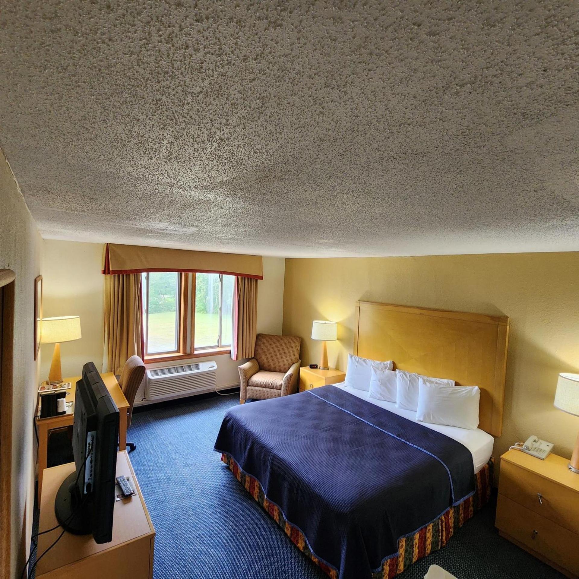 Katahdin Inn & Suites photo 56