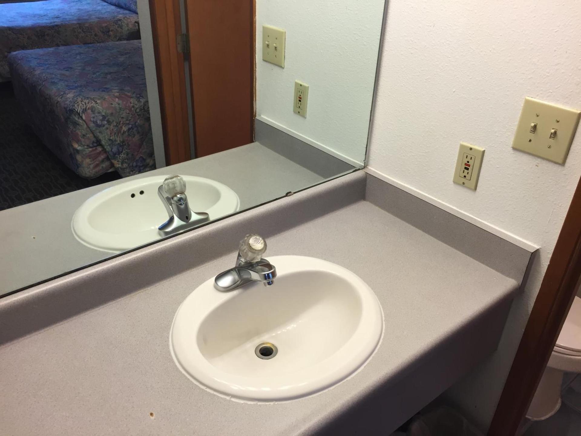 Sunshine Motel photo 33