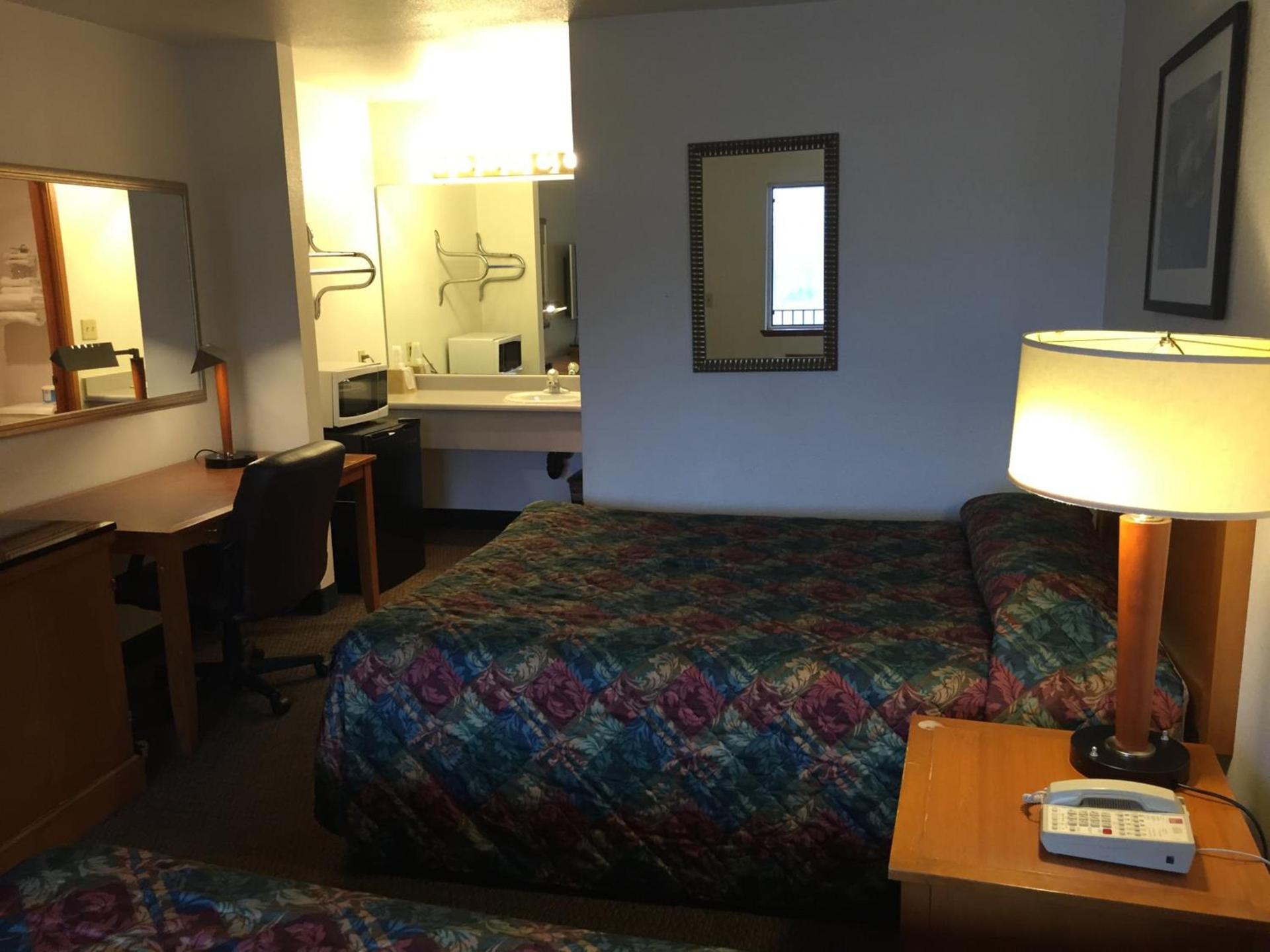 Sunshine Motel photo 39