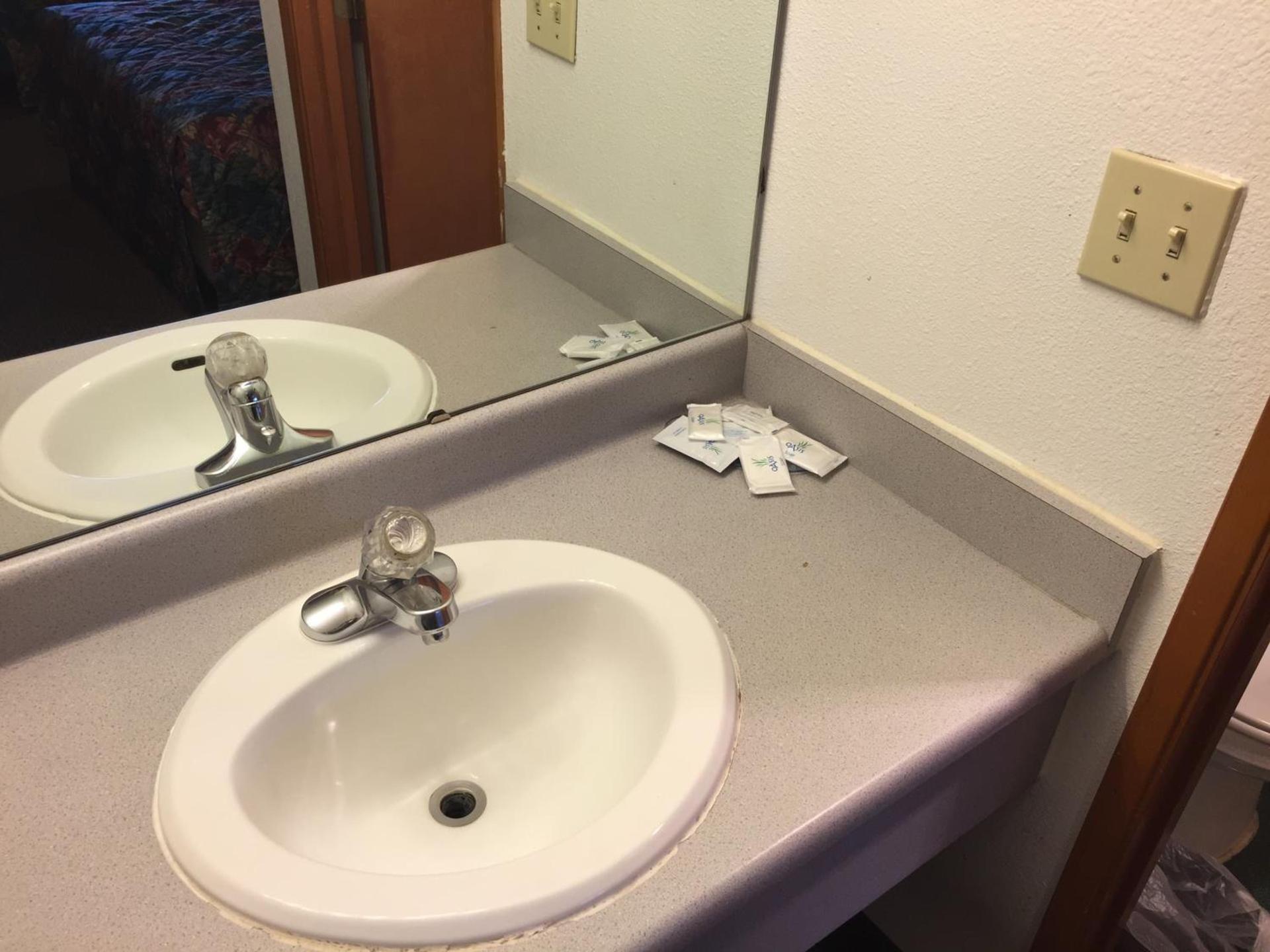 Sunshine Motel photo 43