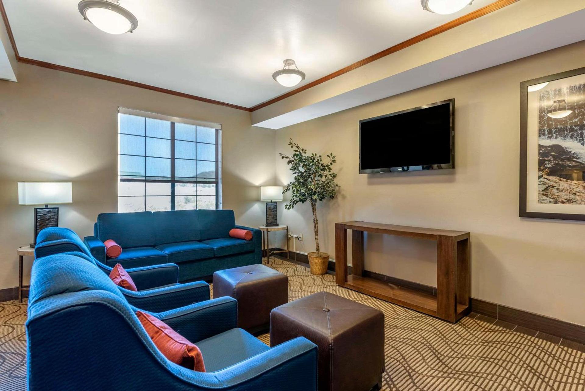 Comfort Suites Castle Rock - Denver South photo 6