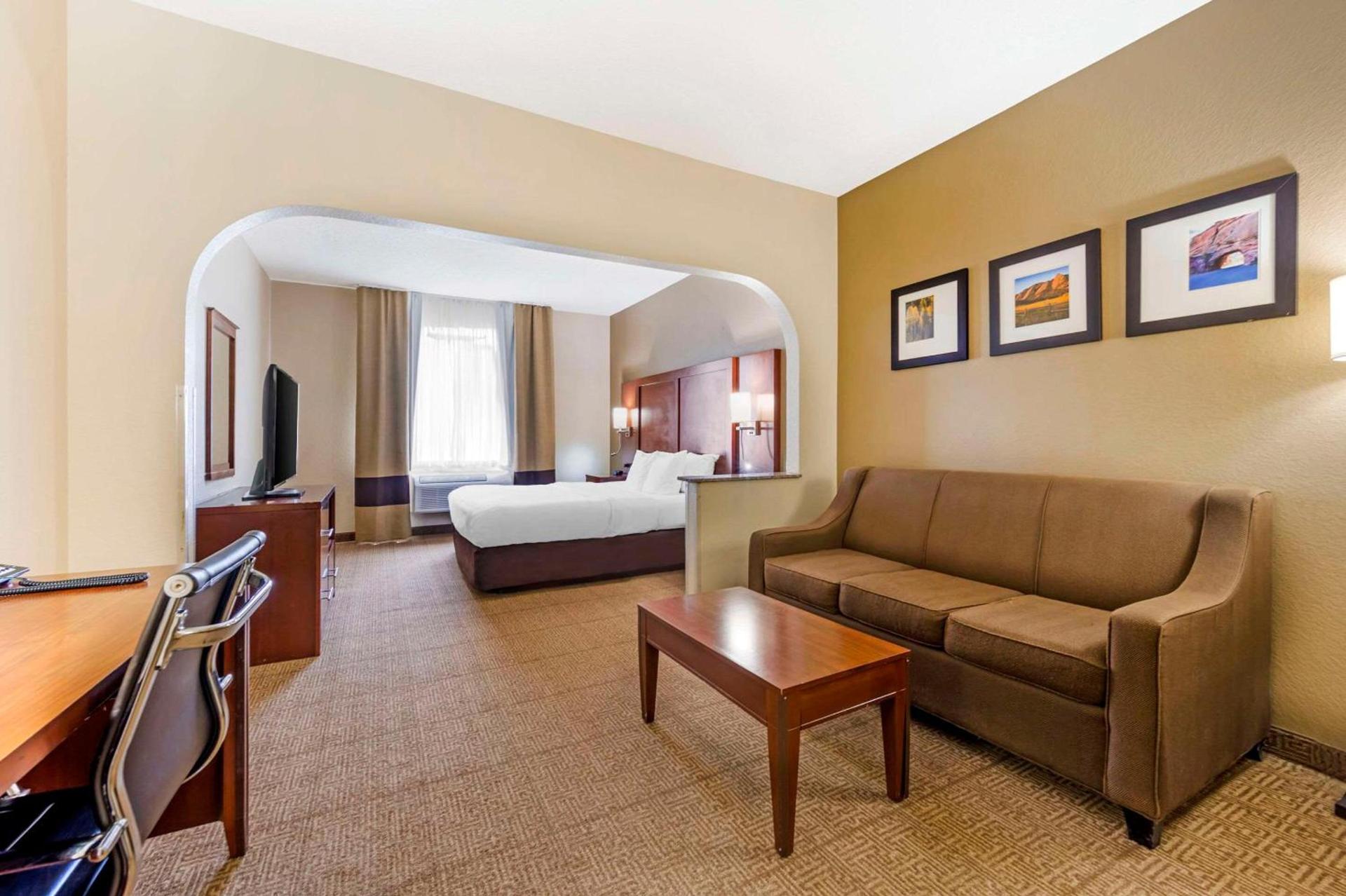 Comfort Suites Castle Rock - Denver South photo 8