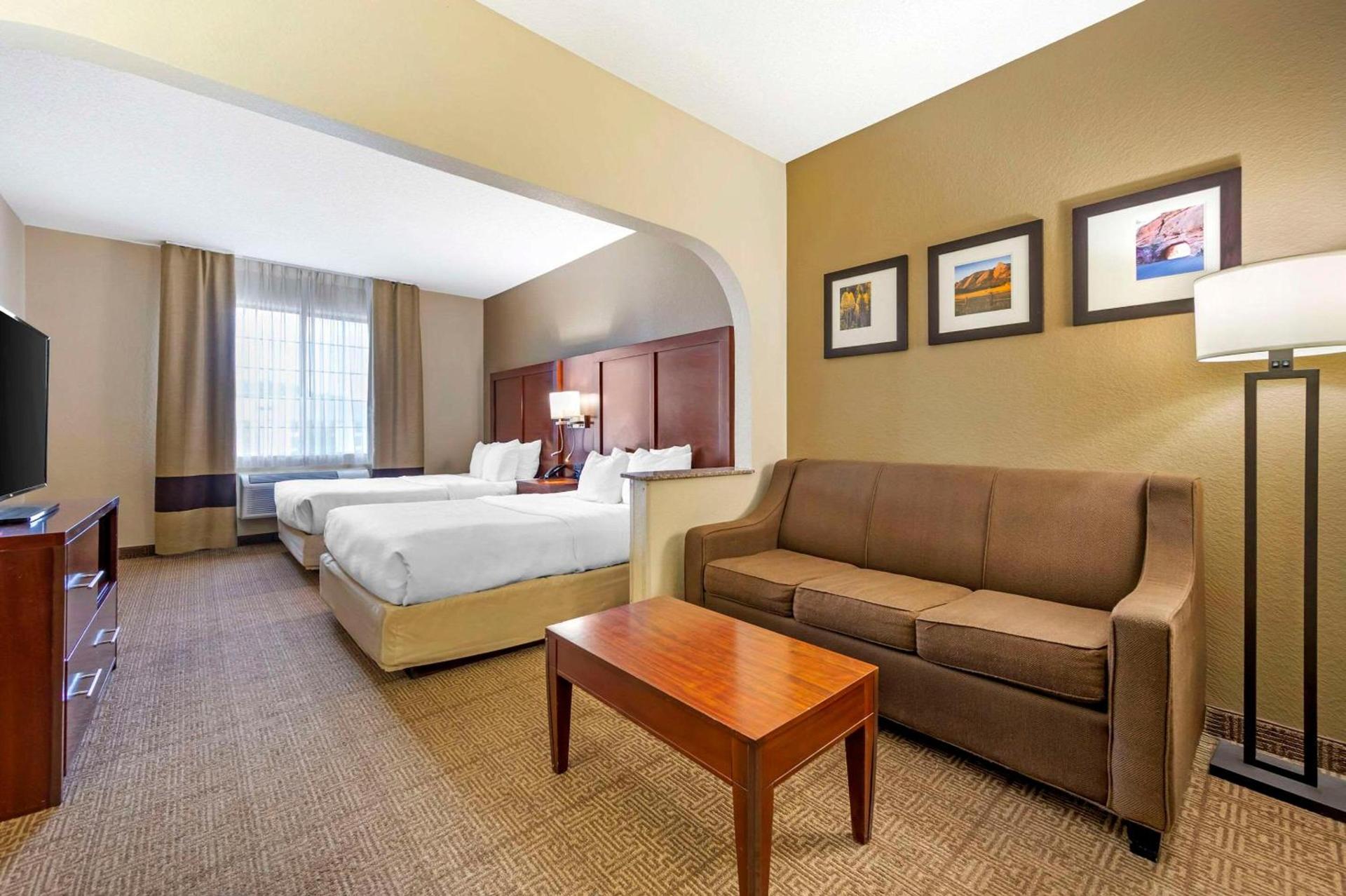 Comfort Suites Castle Rock - Denver South photo 11