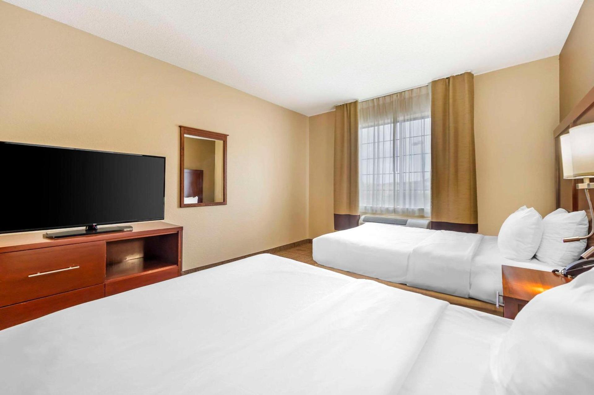 Comfort Suites Castle Rock - Denver South photo 12