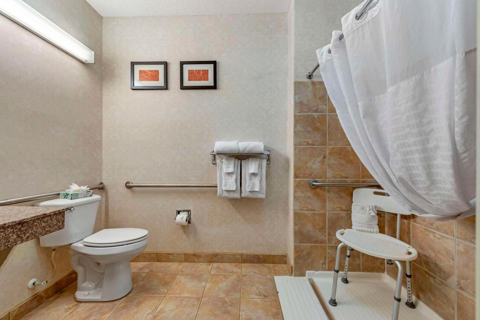 Comfort Suites Castle Rock - Denver South photo 15