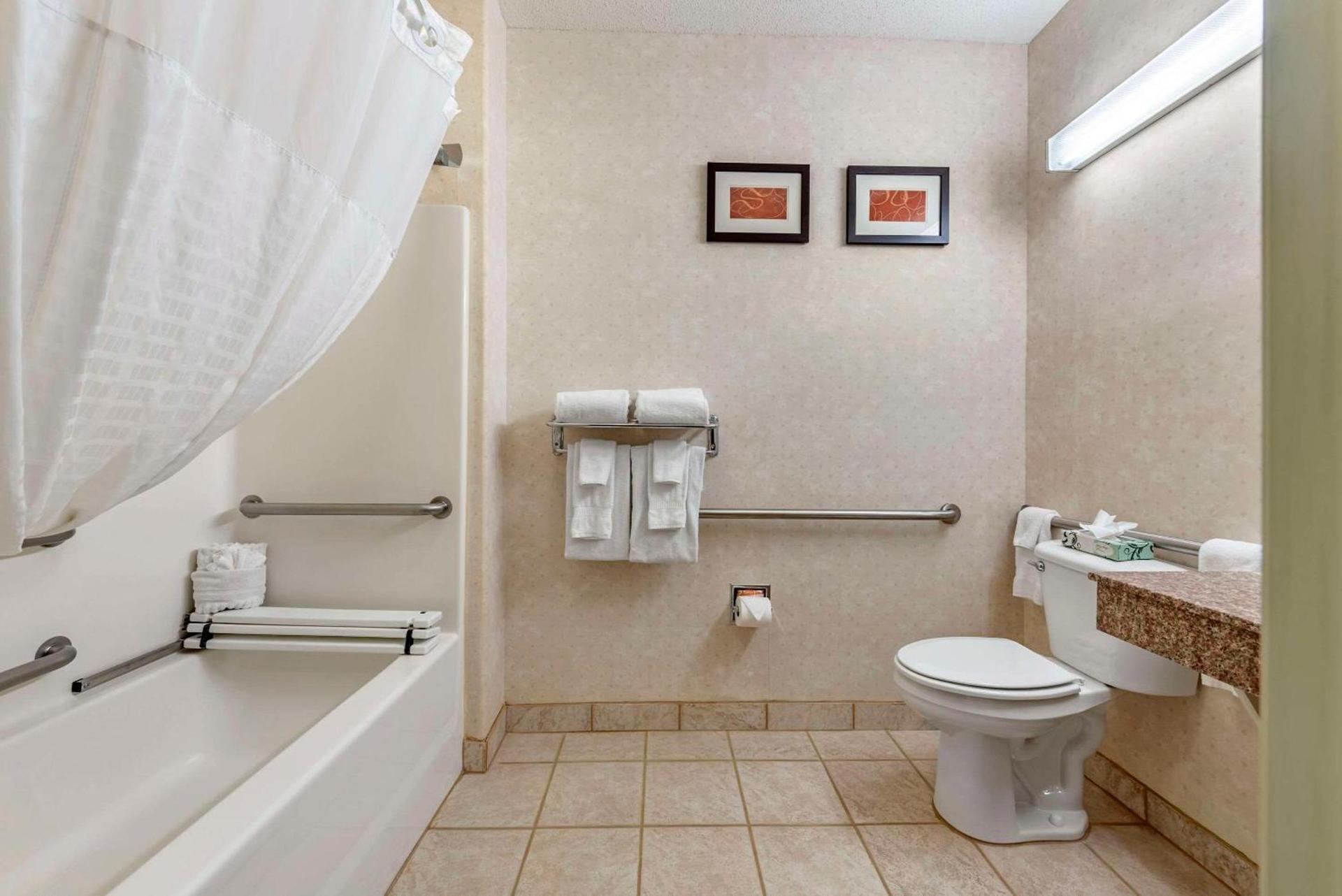 Comfort Suites Castle Rock - Denver South photo 26