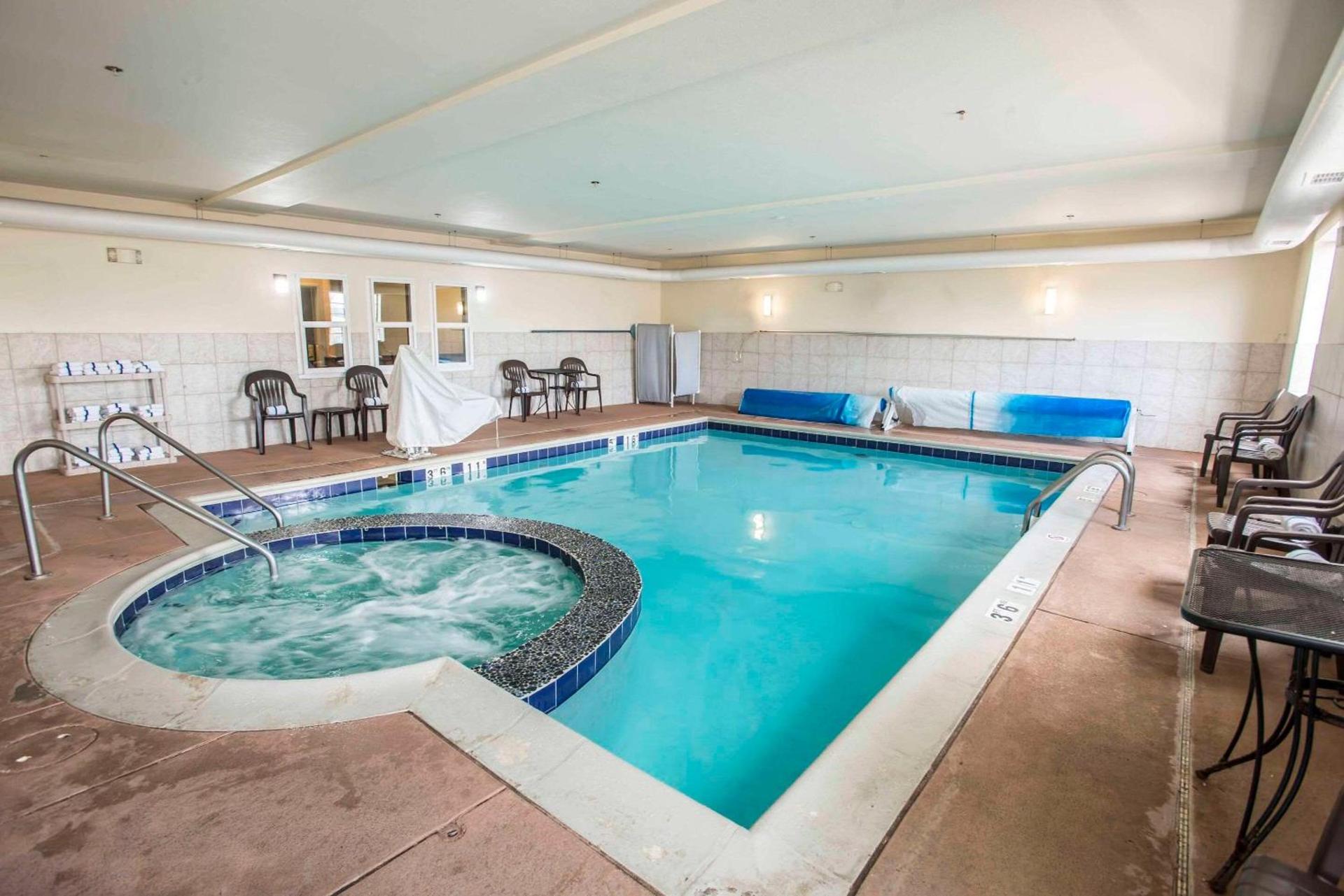 Comfort Suites Castle Rock - Denver South photo 31