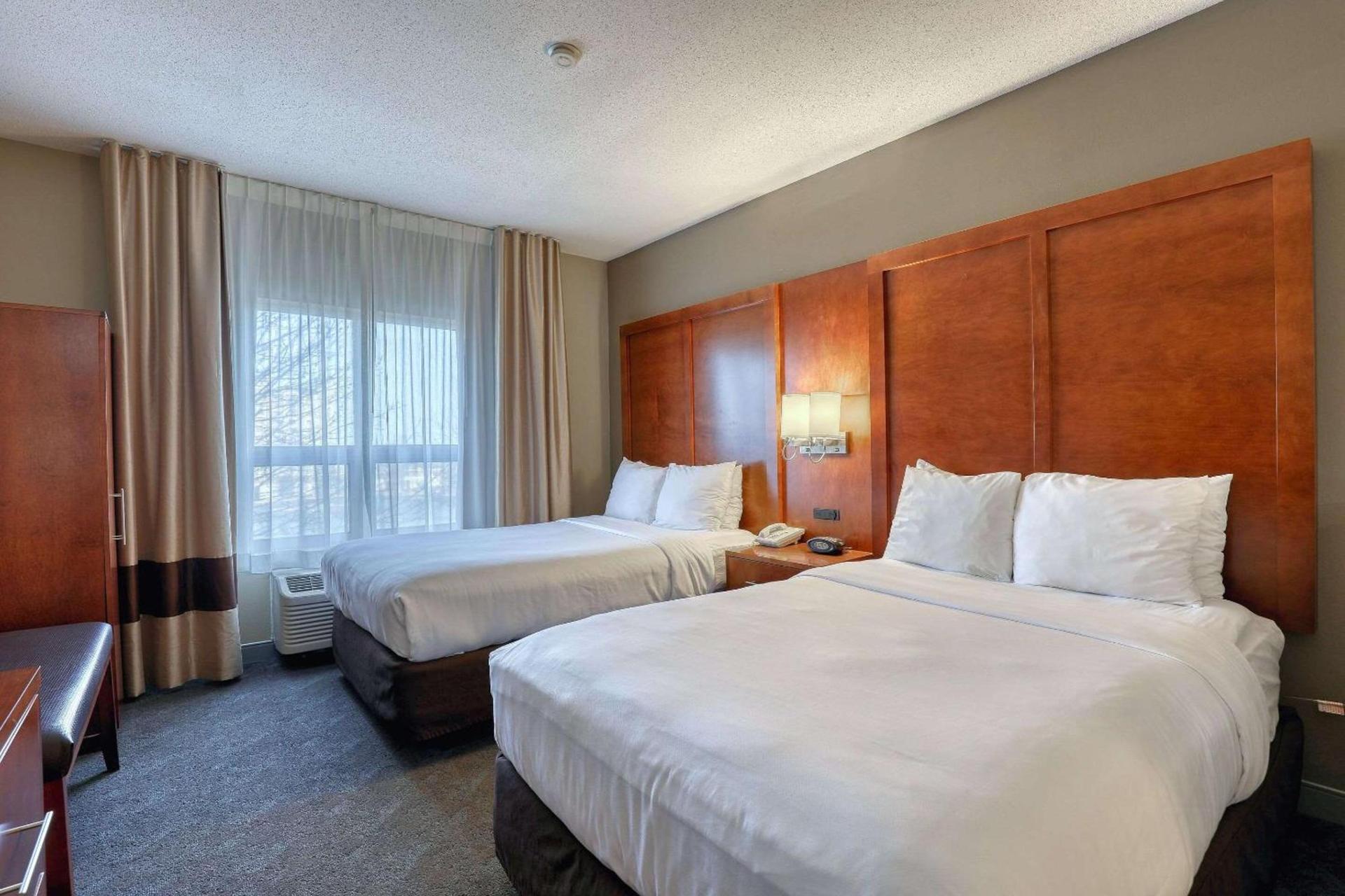 Comfort Suites Madison West - Middleton photo 15