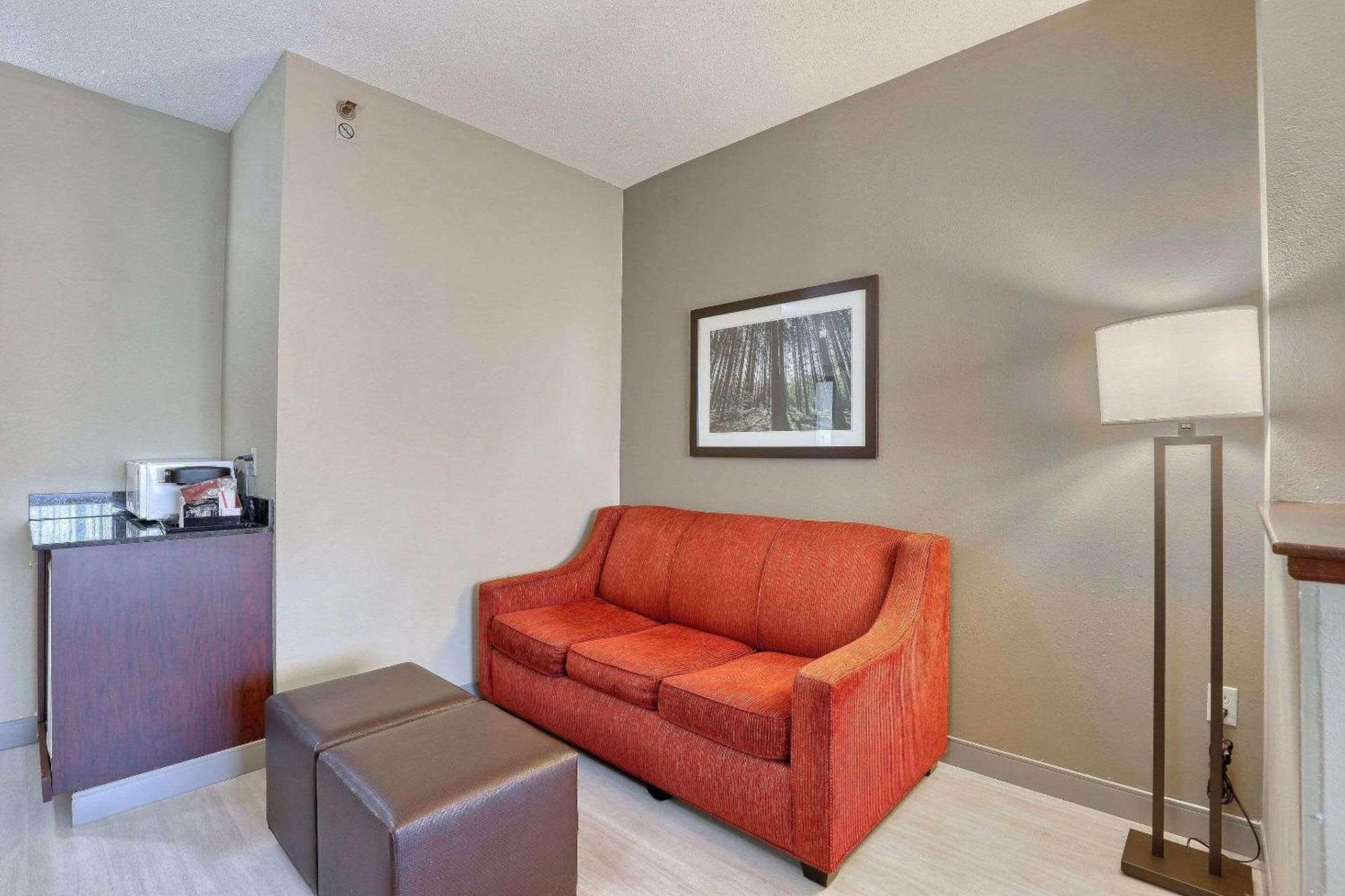 Comfort Suites Madison West - Middleton photo 22