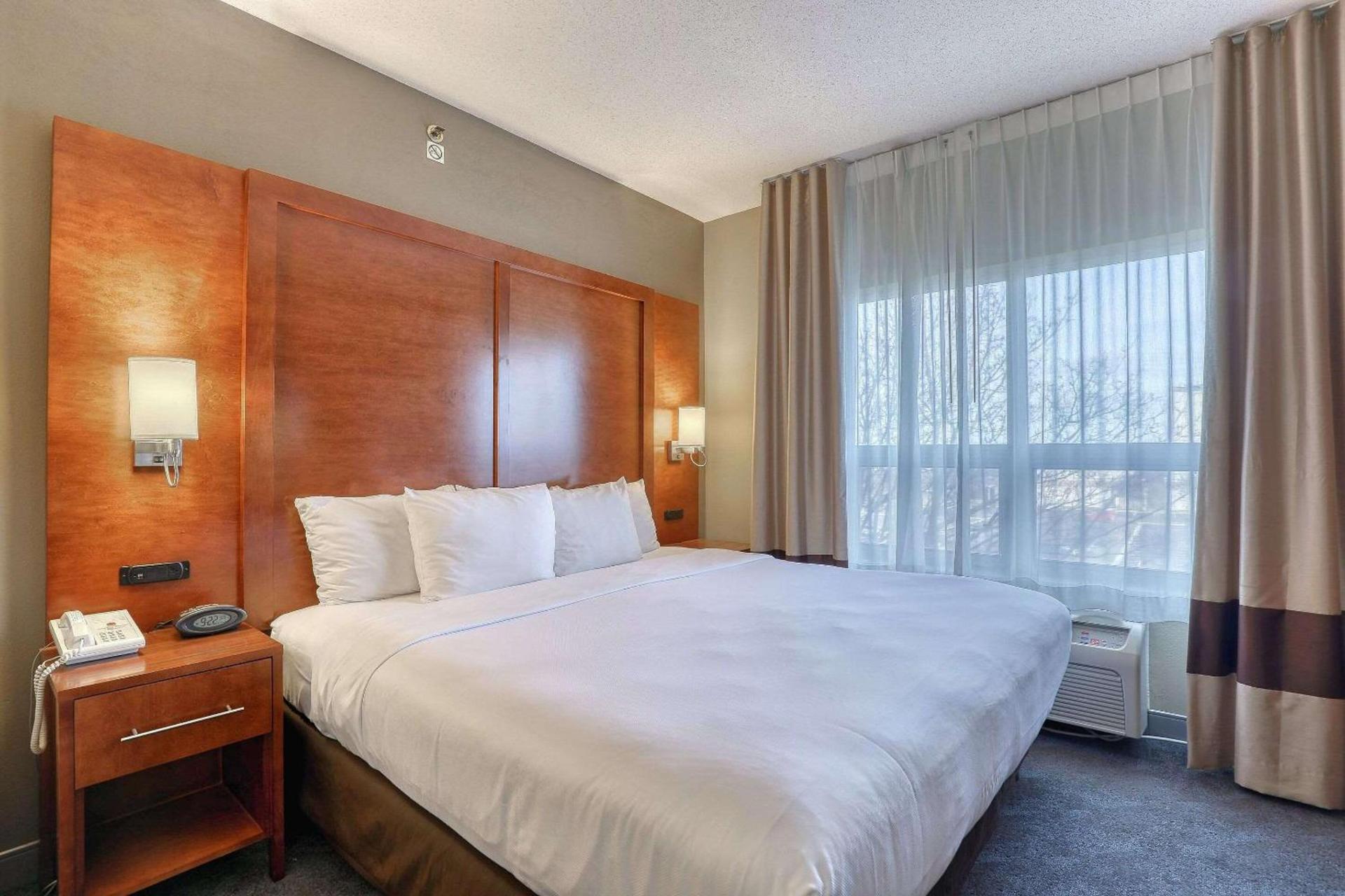 Comfort Suites Madison West - Middleton photo 27