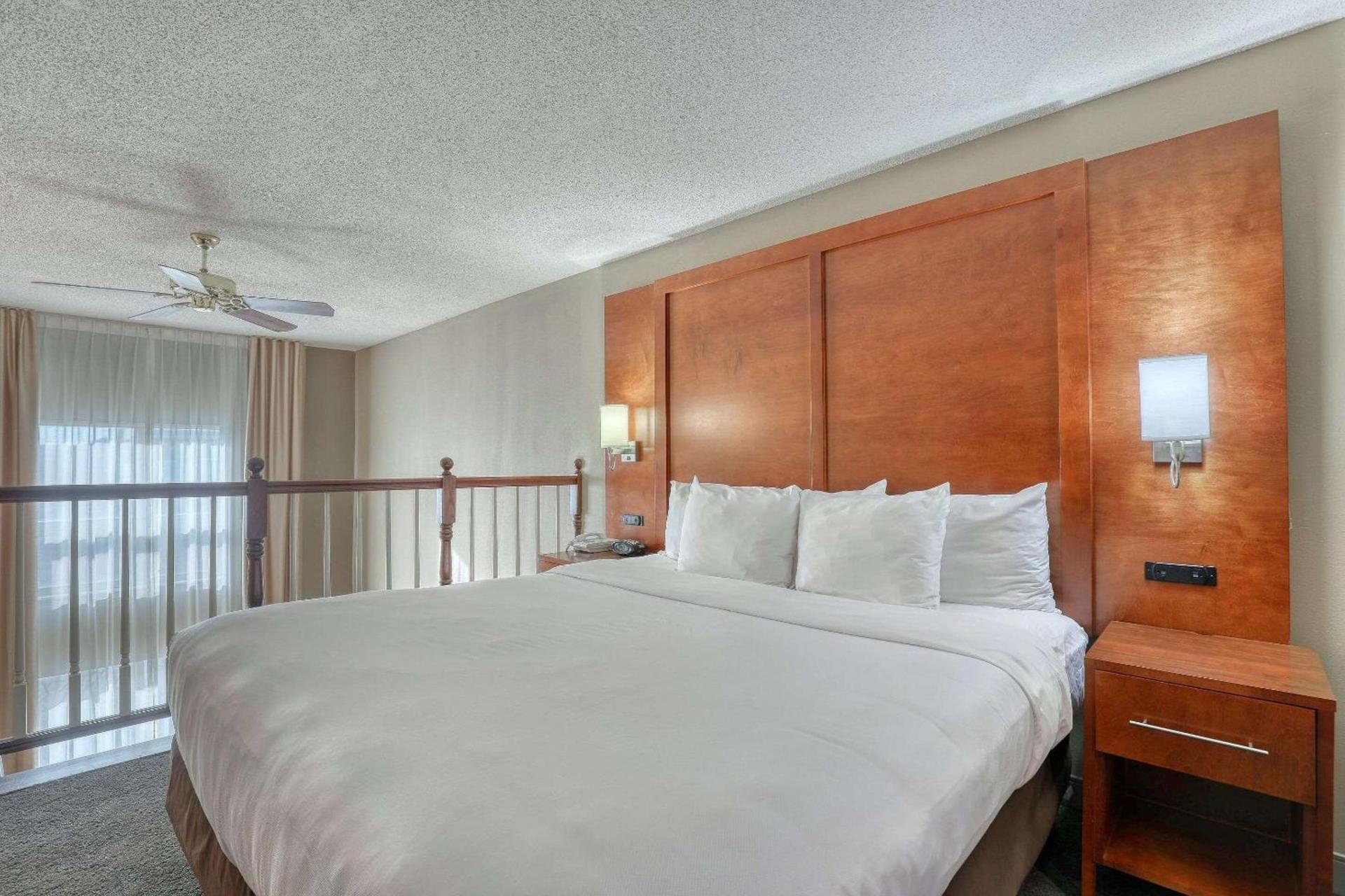 Comfort Suites Madison West - Middleton photo 37