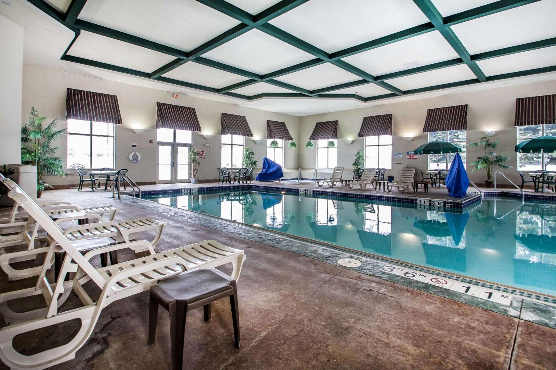 Comfort Suites Madison West - Middleton photo 46