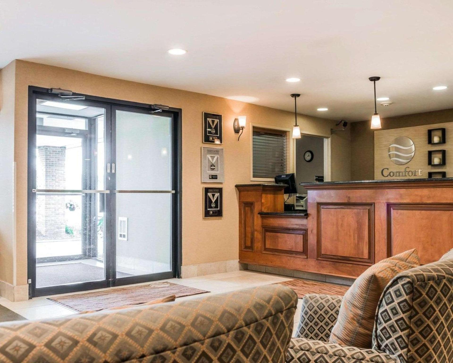 Wingate by Wyndham Utica photo 5