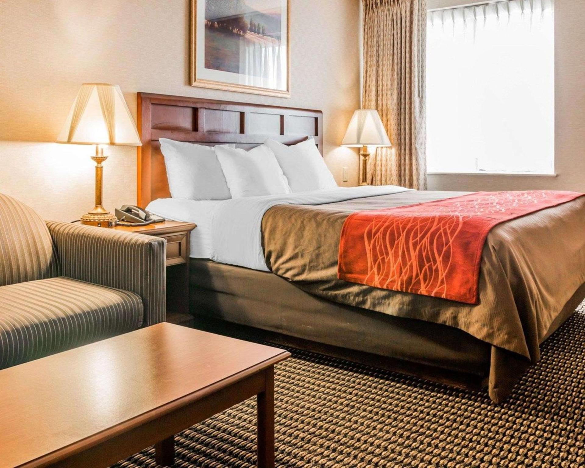 Wingate by Wyndham Utica photo 23