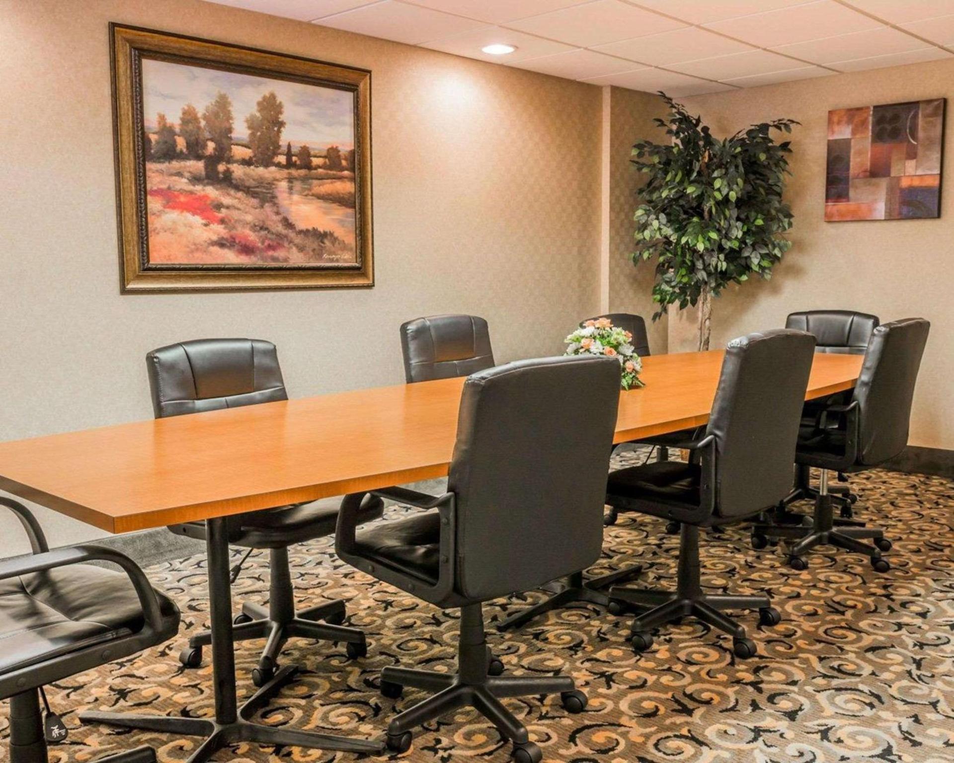 Wingate by Wyndham Utica photo 34
