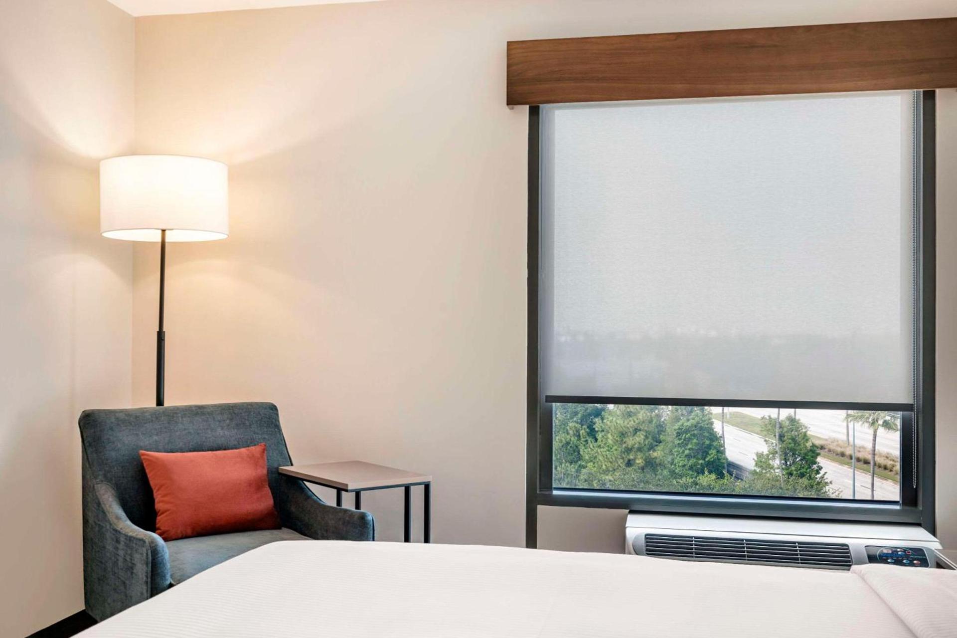 Cambria Hotel Orlando near Universal Theme Parks photo 16