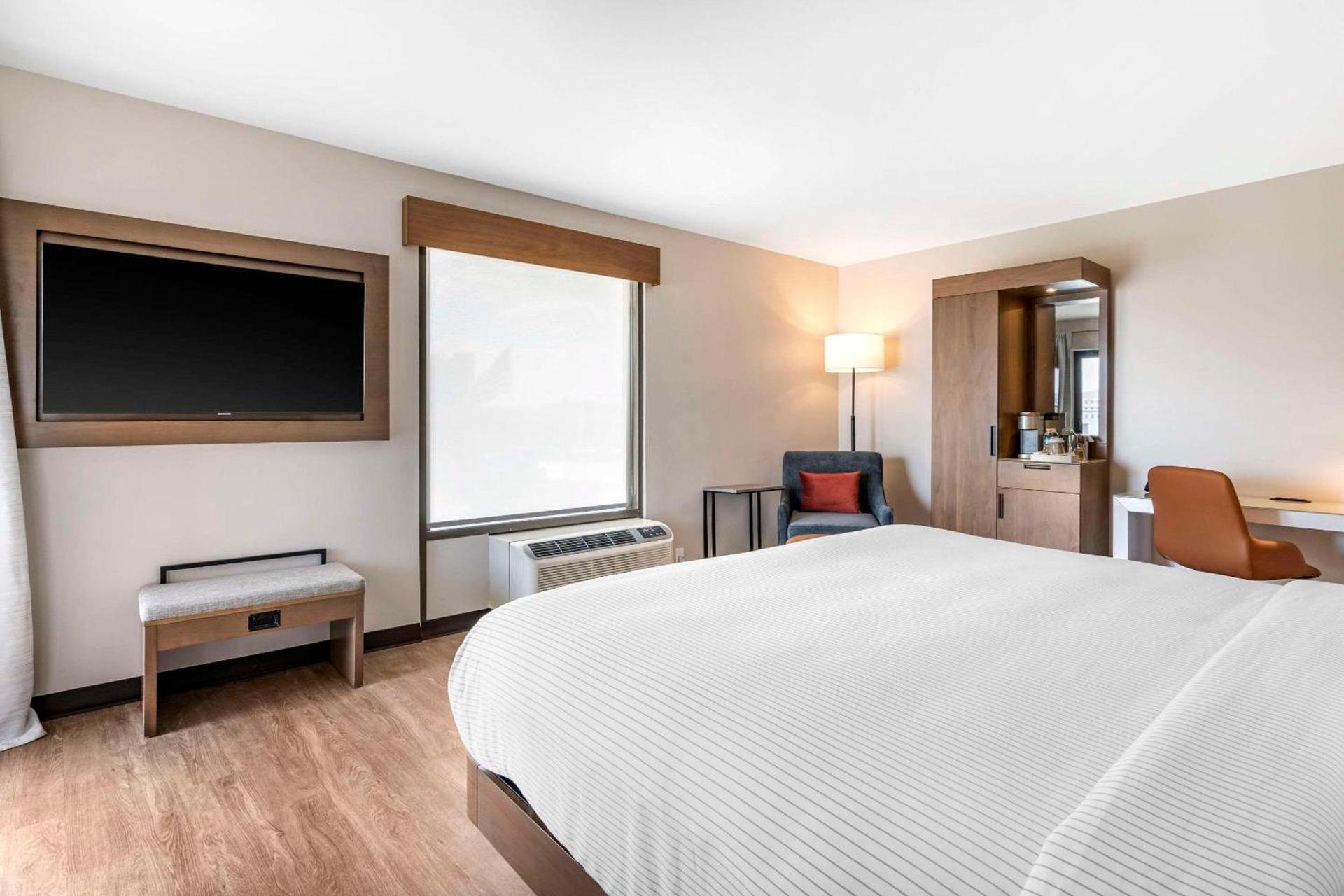 Cambria Hotel Orlando near Universal Theme Parks photo 22